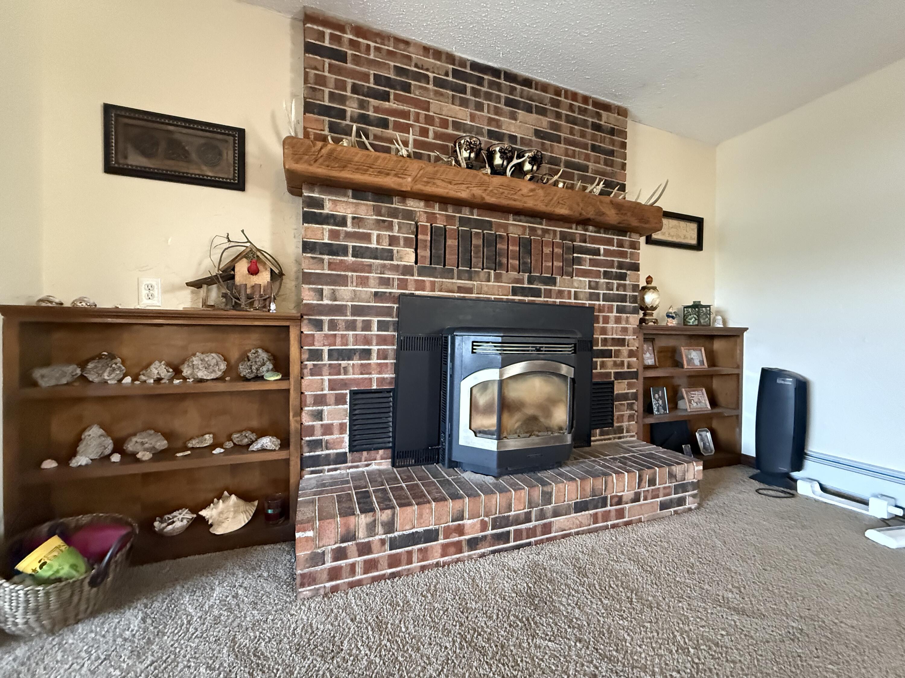 688 Division Street Property Photo 7