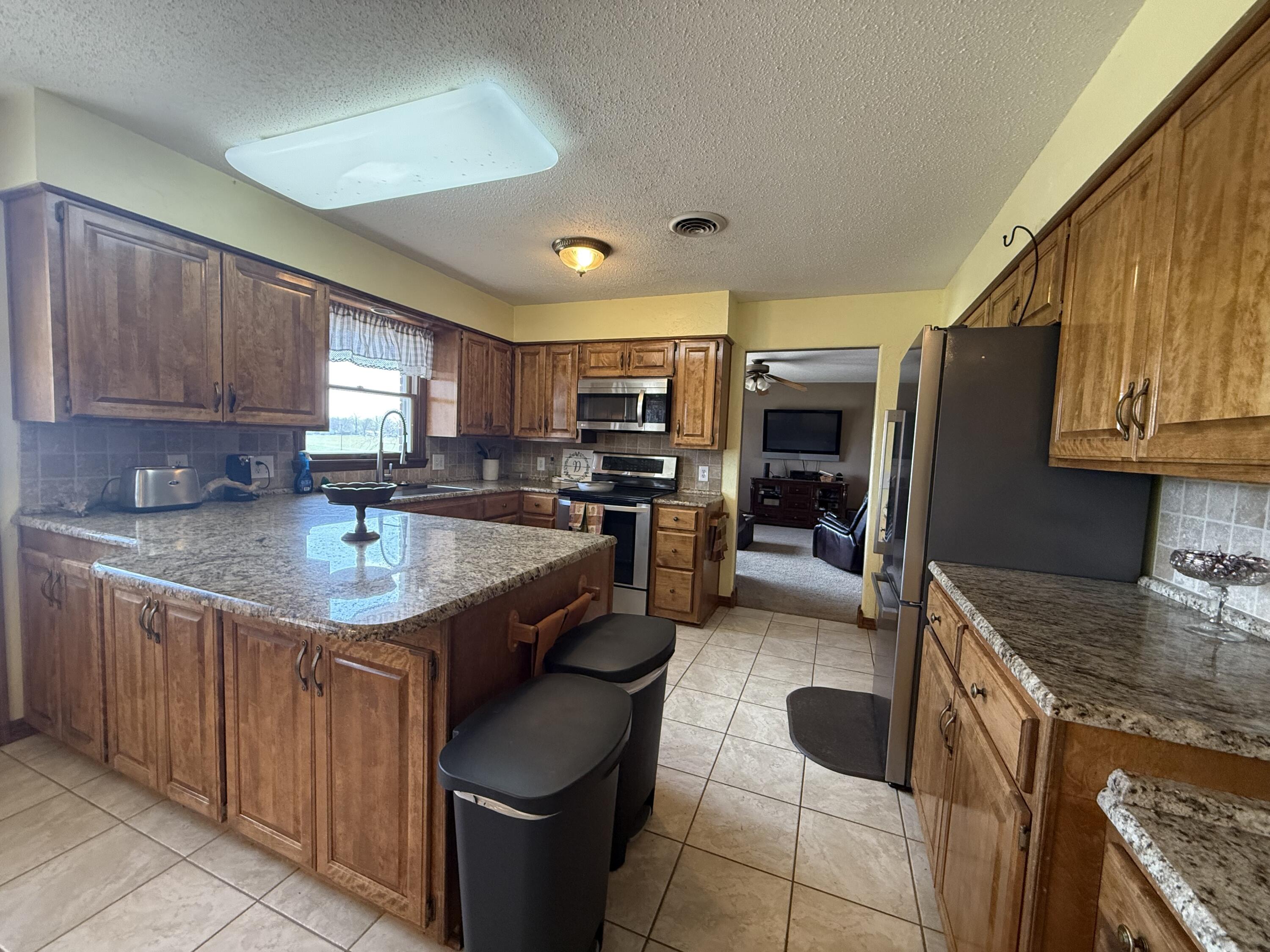 688 Division Street Property Photo 8