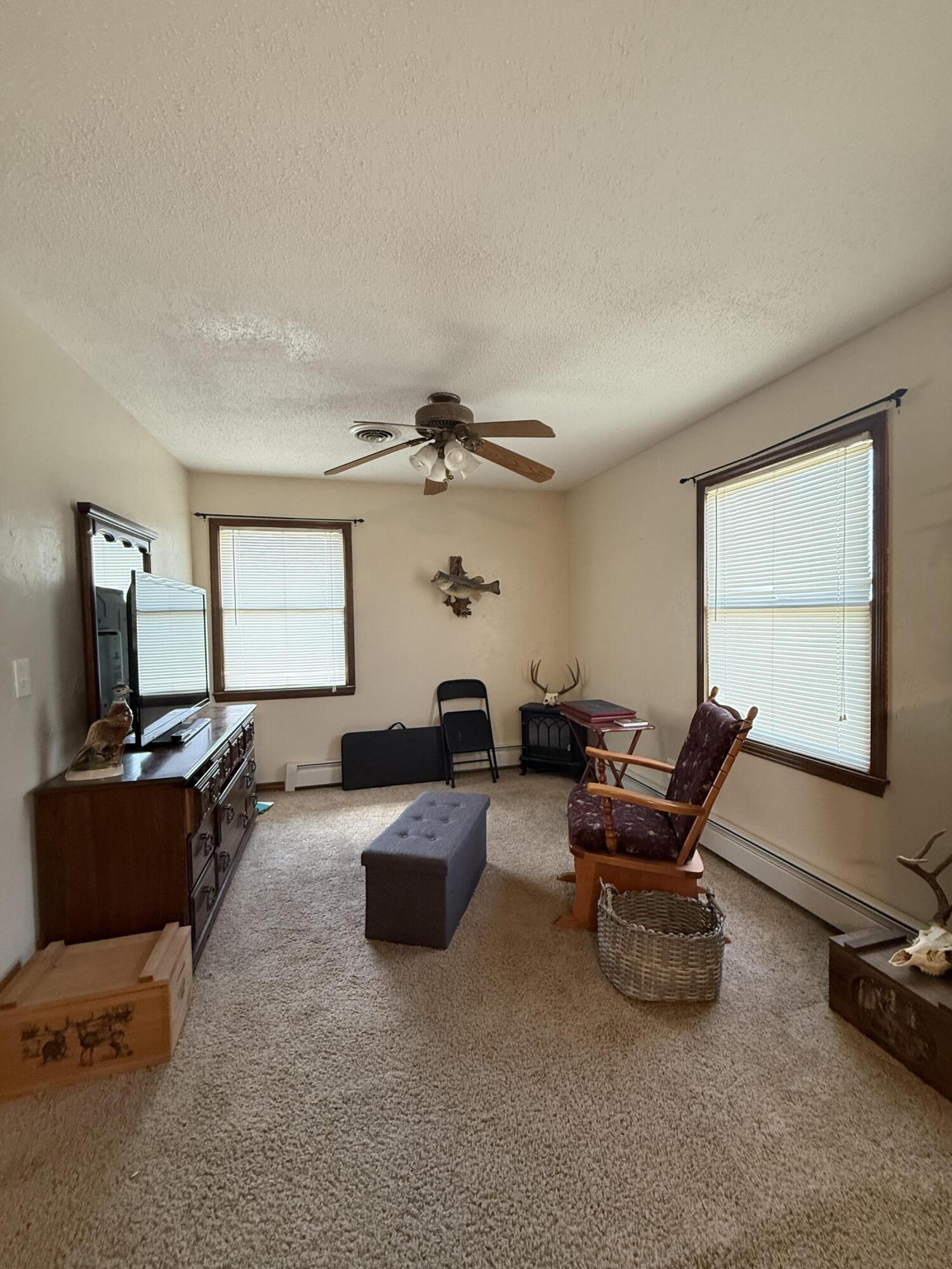 688 Division Street Property Photo 15