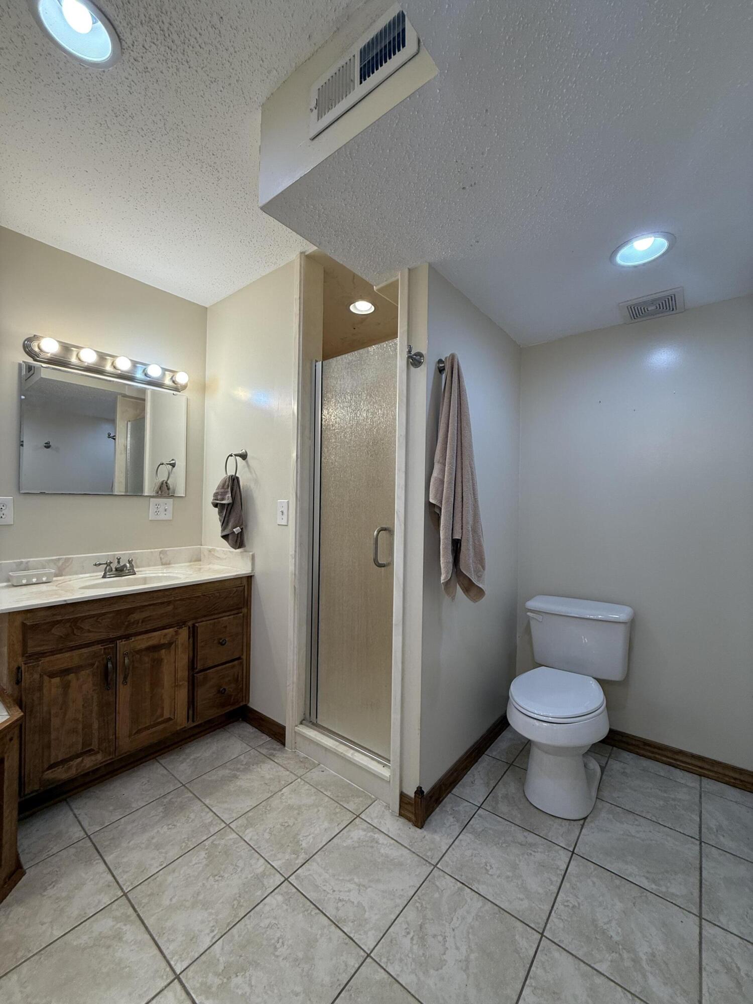 688 Division Street Property Photo 17