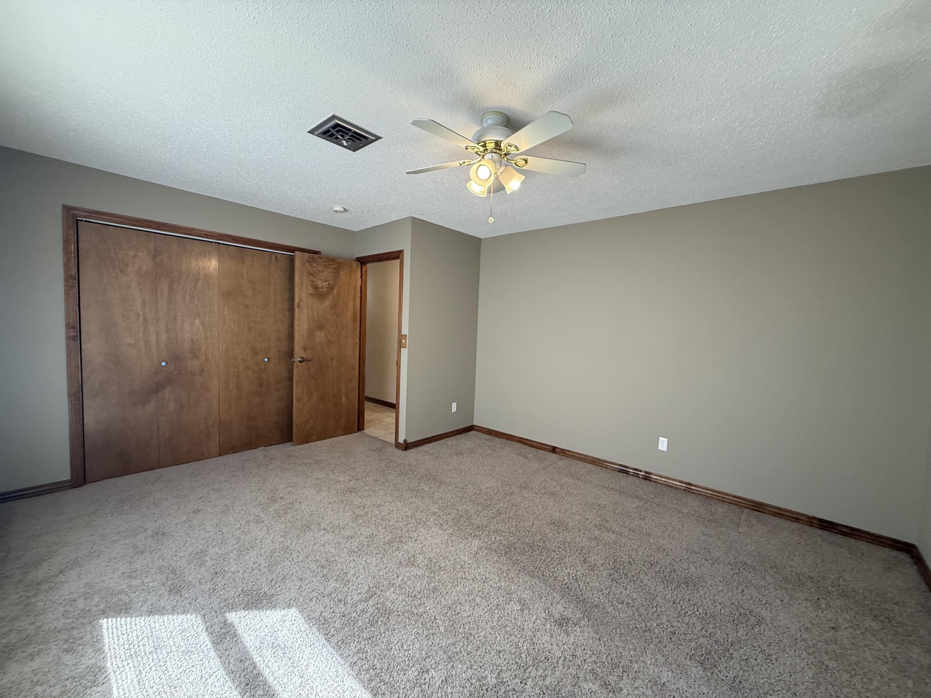 688 Division Street Property Photo 21