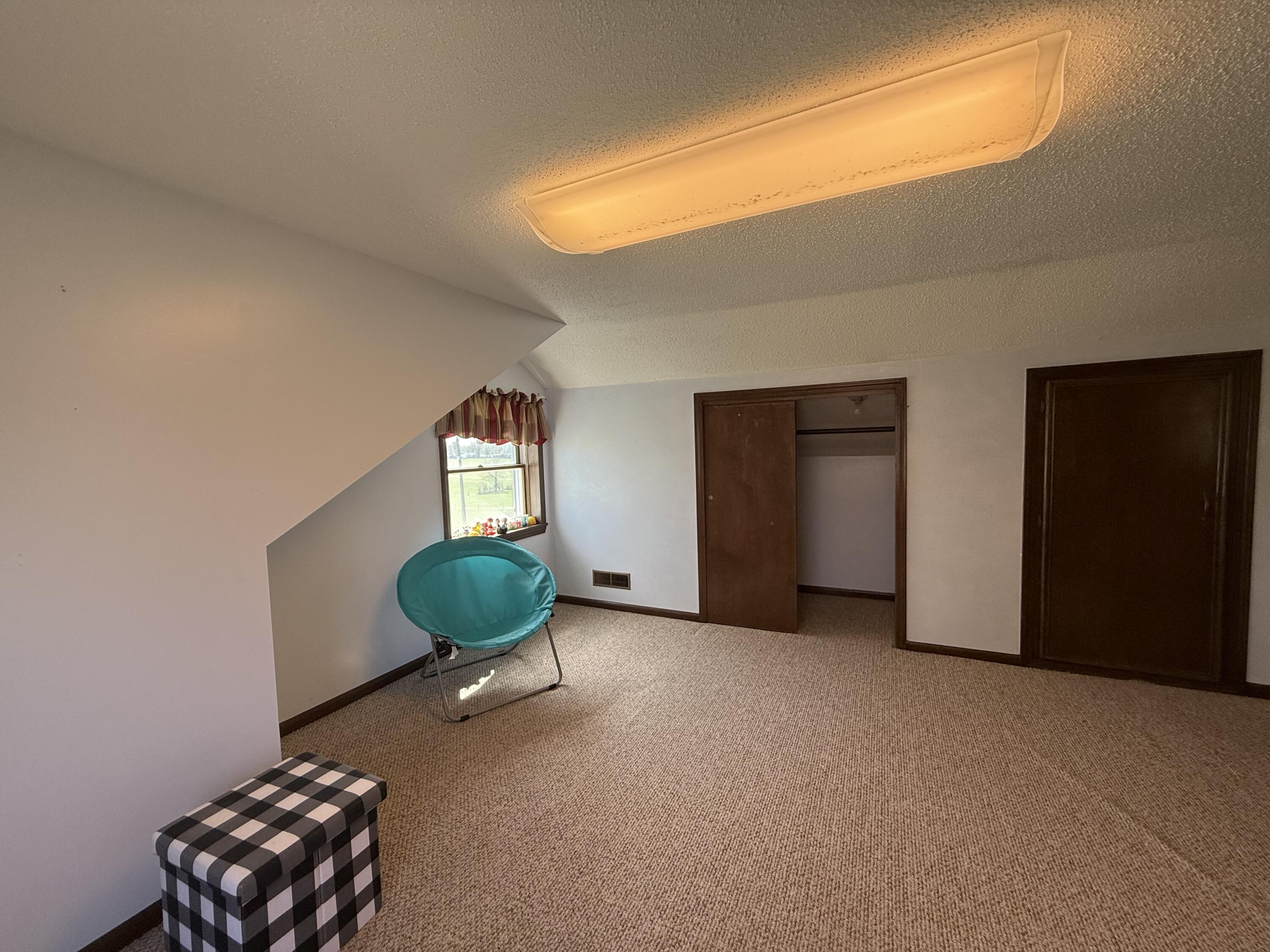 688 Division Street Property Photo 27