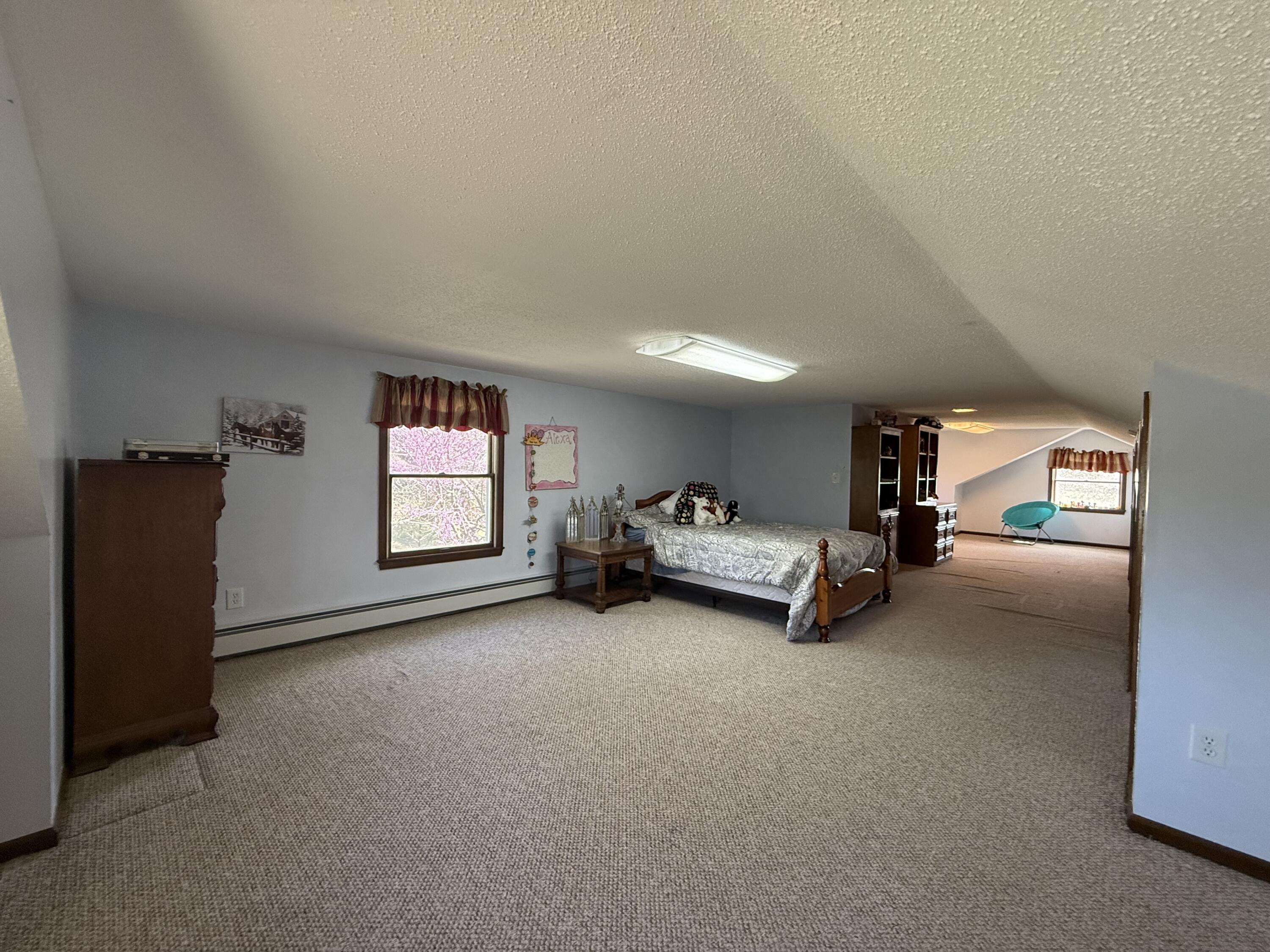 688 Division Street Property Photo 28