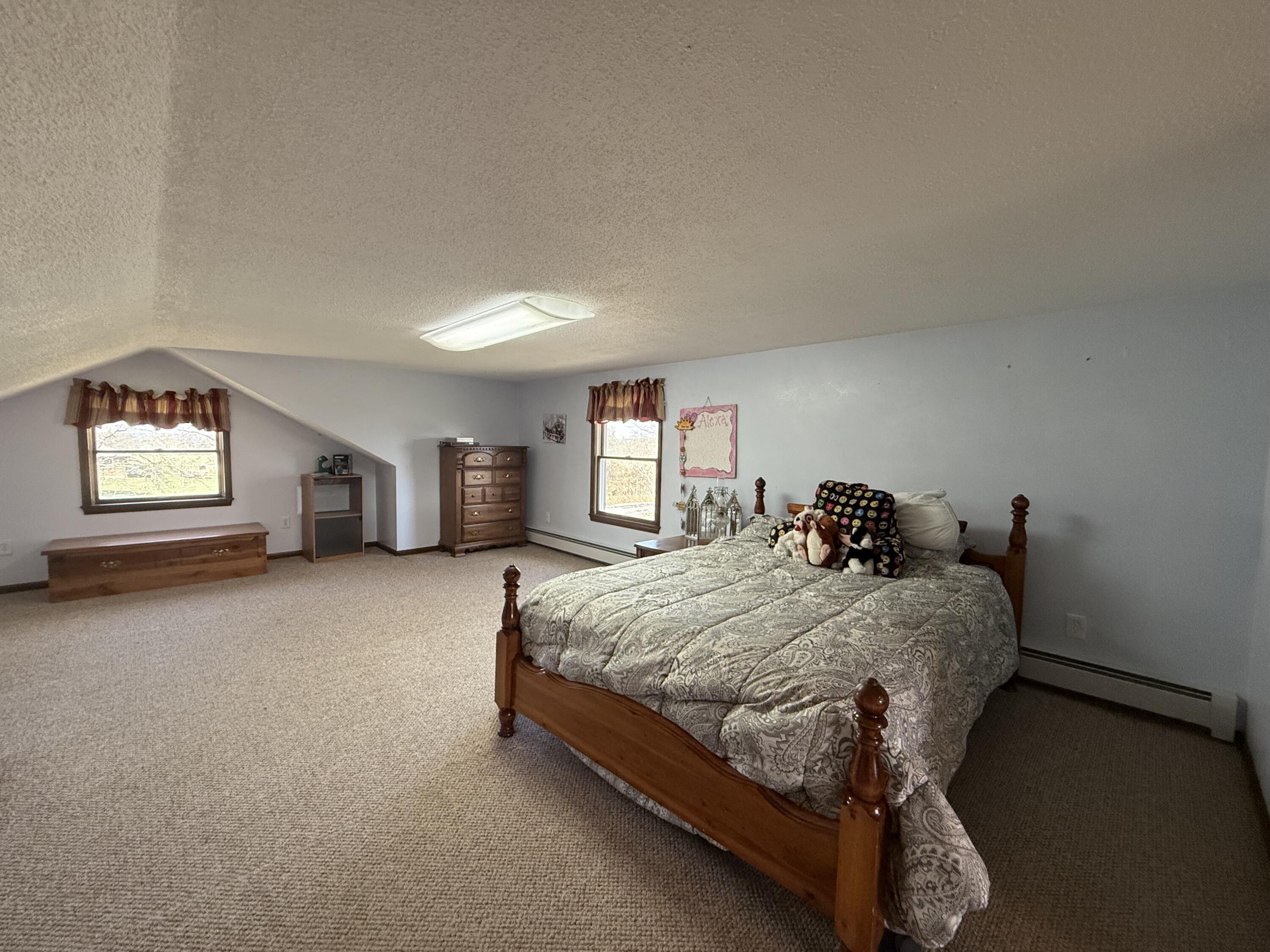 688 Division Street Property Photo 29