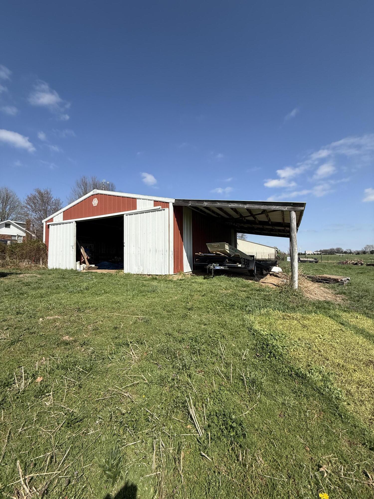 688 Division Street Property Photo 39