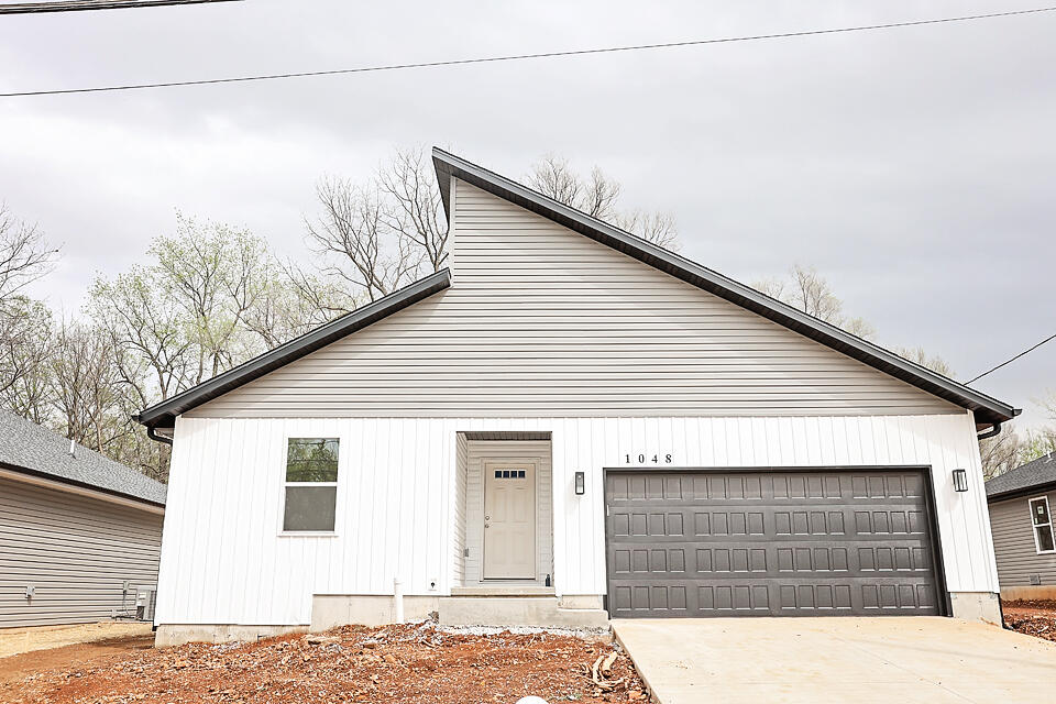 1048 South Overhill Property Photo 1