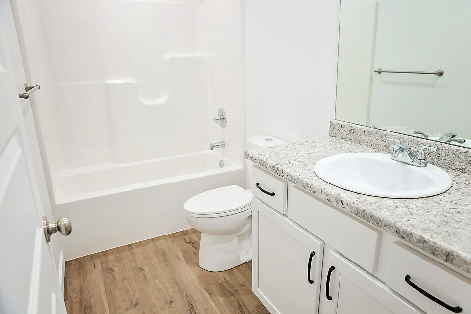 1048 South Overhill Property Photo 8