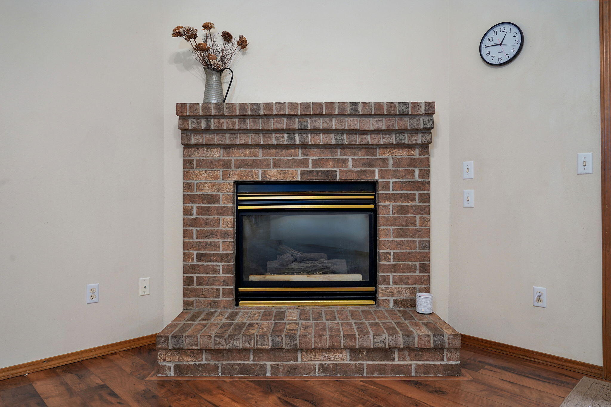 302 West Warren Avenue Property Photo 10