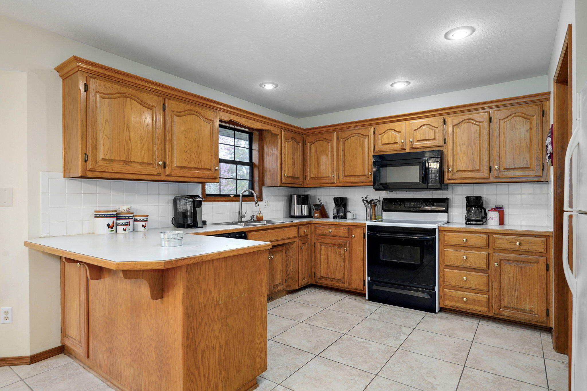 302 West Warren Avenue Property Photo 13