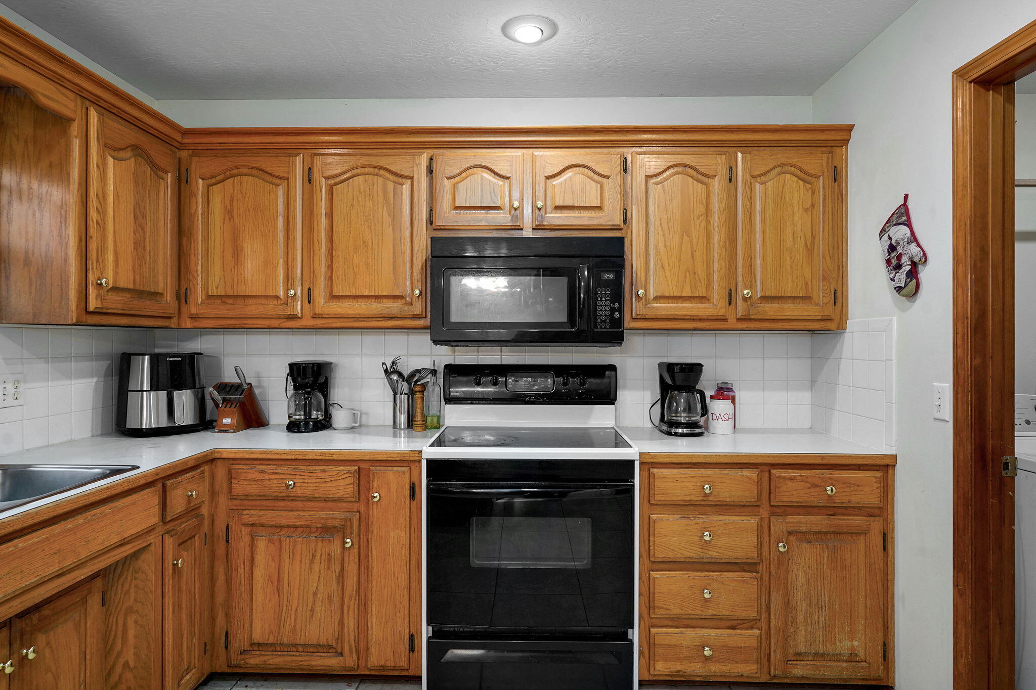 302 West Warren Avenue Property Photo 15