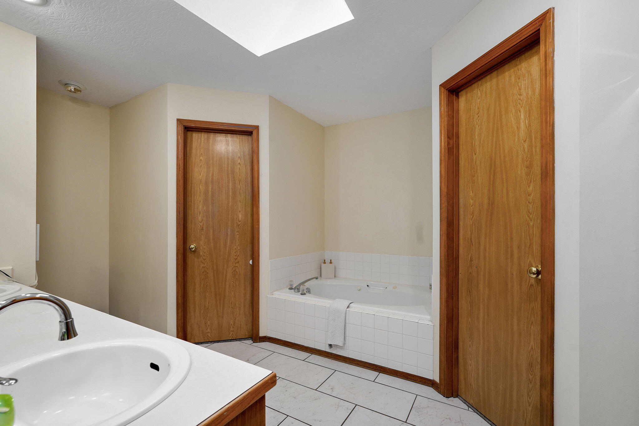 302 West Warren Avenue Property Photo 24