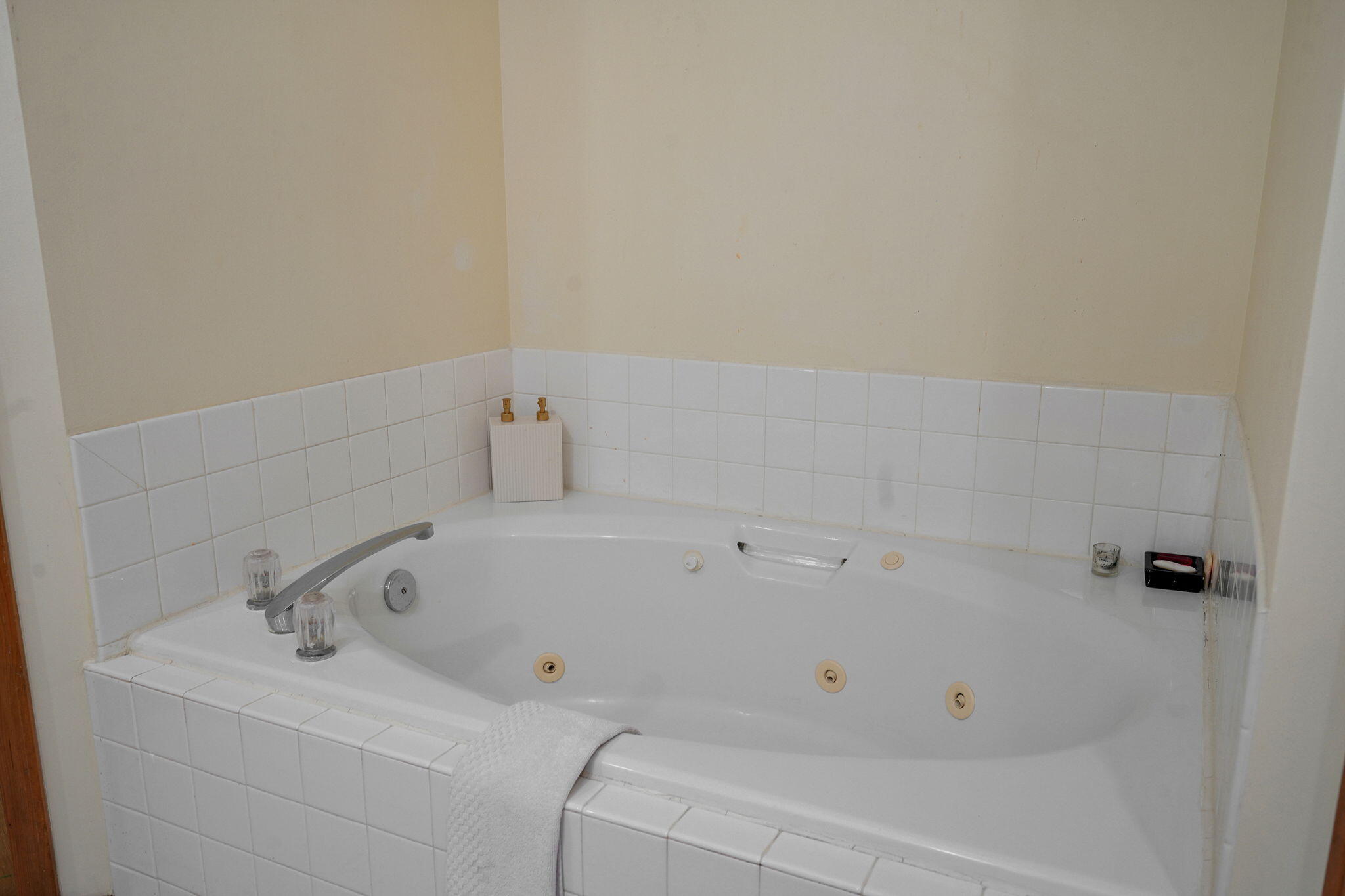302 West Warren Avenue Property Photo 27