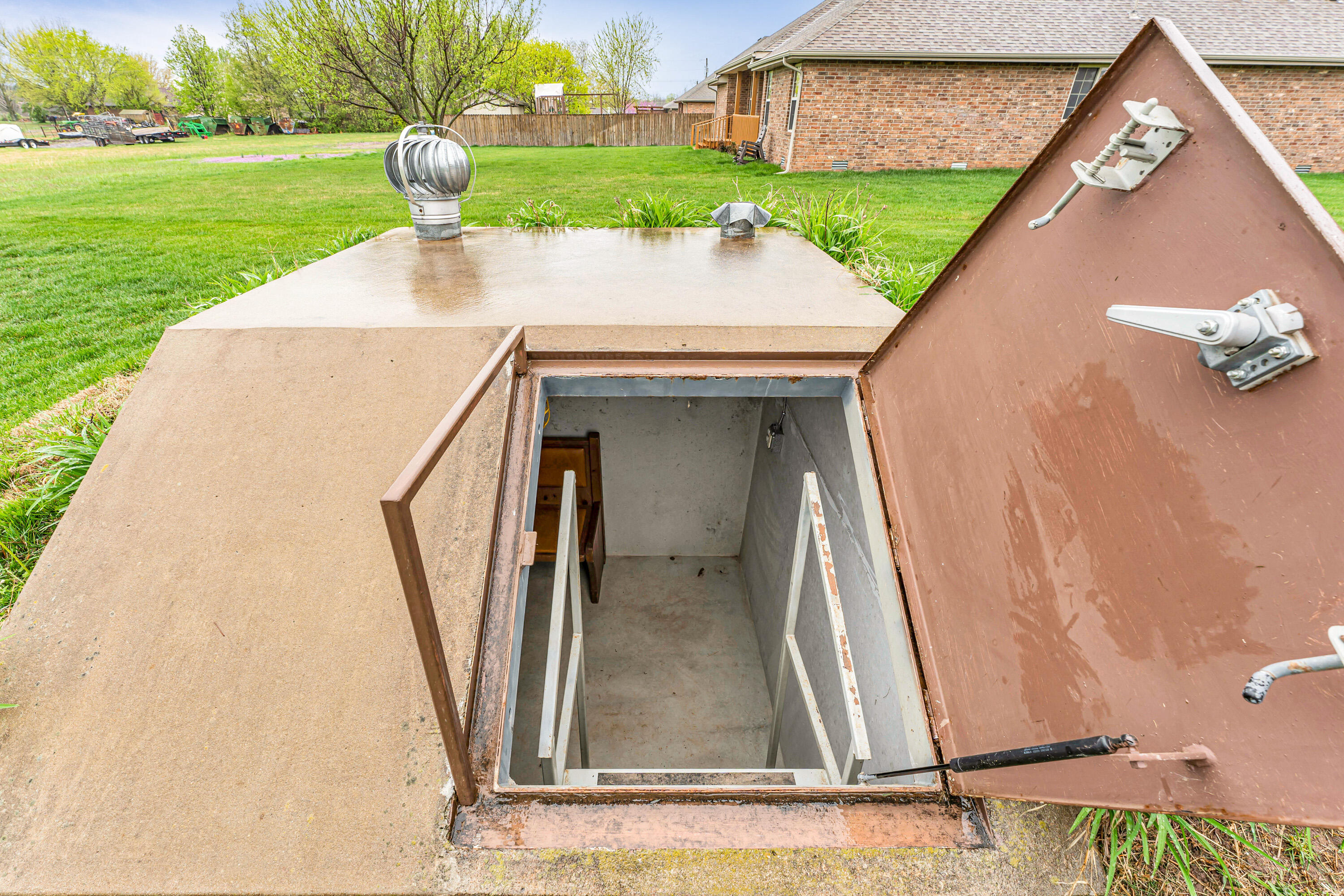 684 East Becky Street Property Photo 38