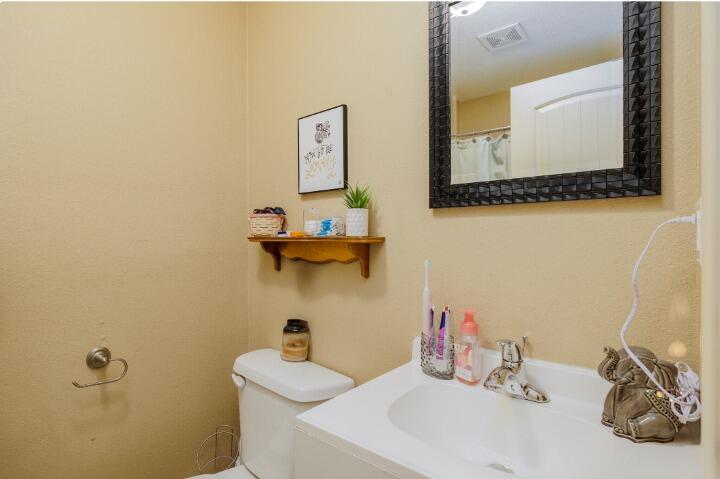1315 East Elm Street Property Photo 24