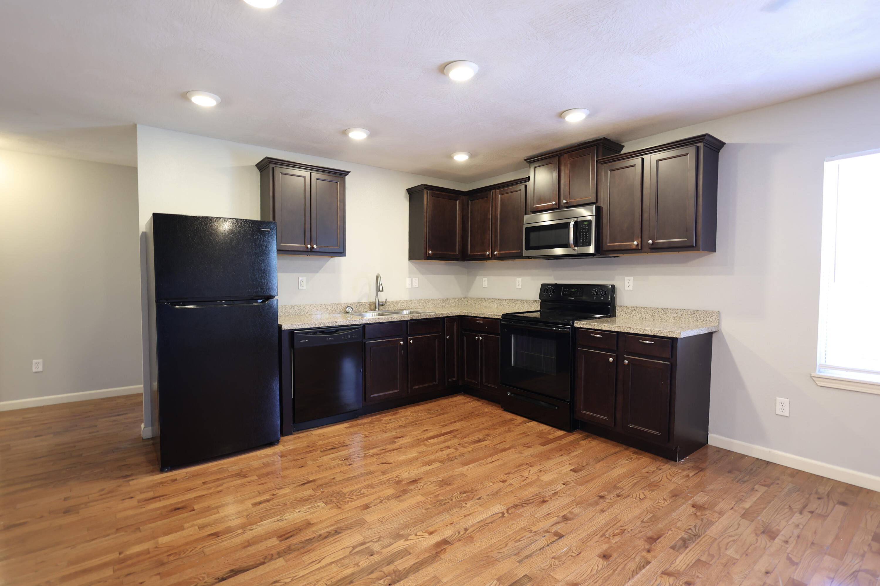 1315 East Elm Street Property Photo 40