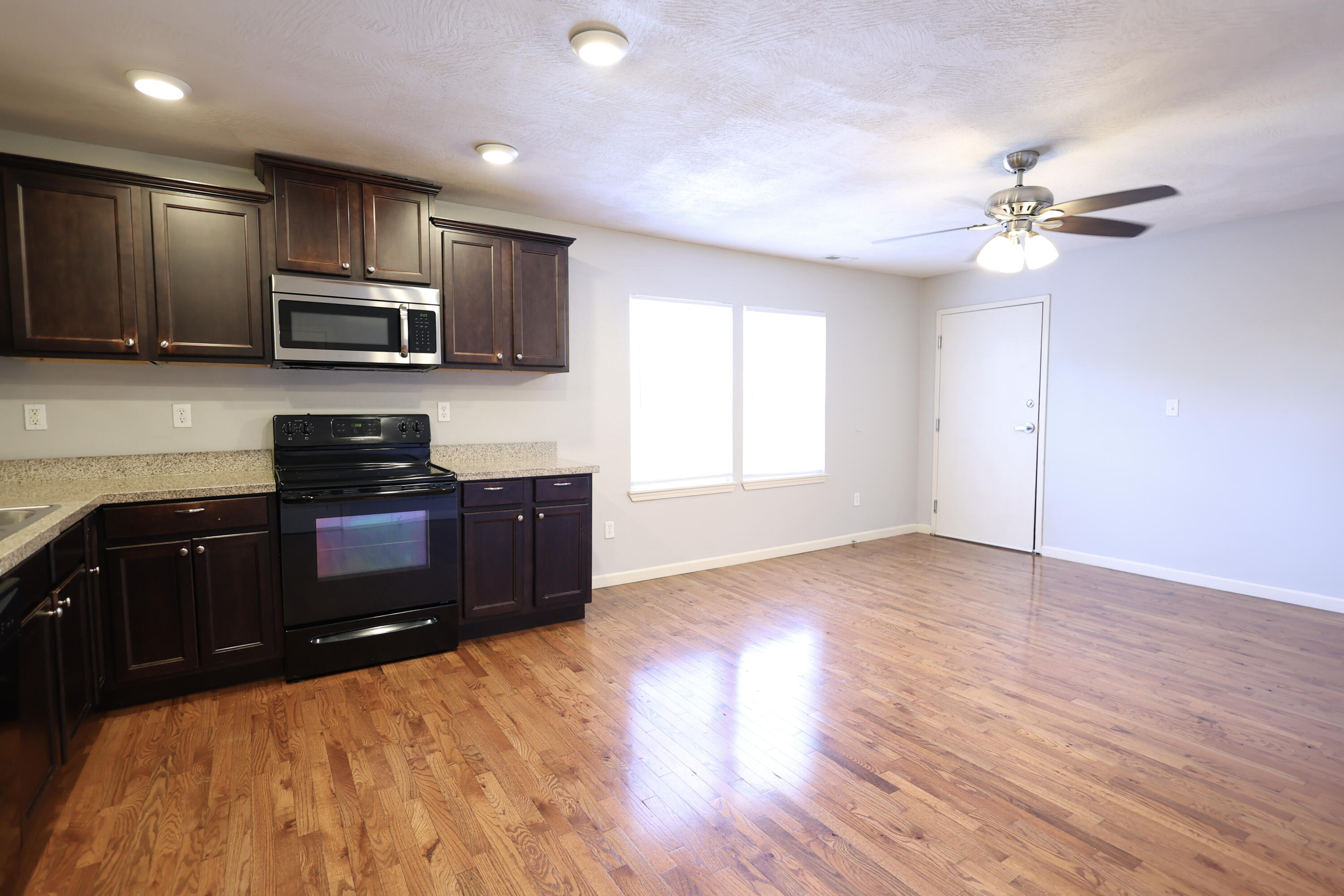 1315 East Elm Street Property Photo 41