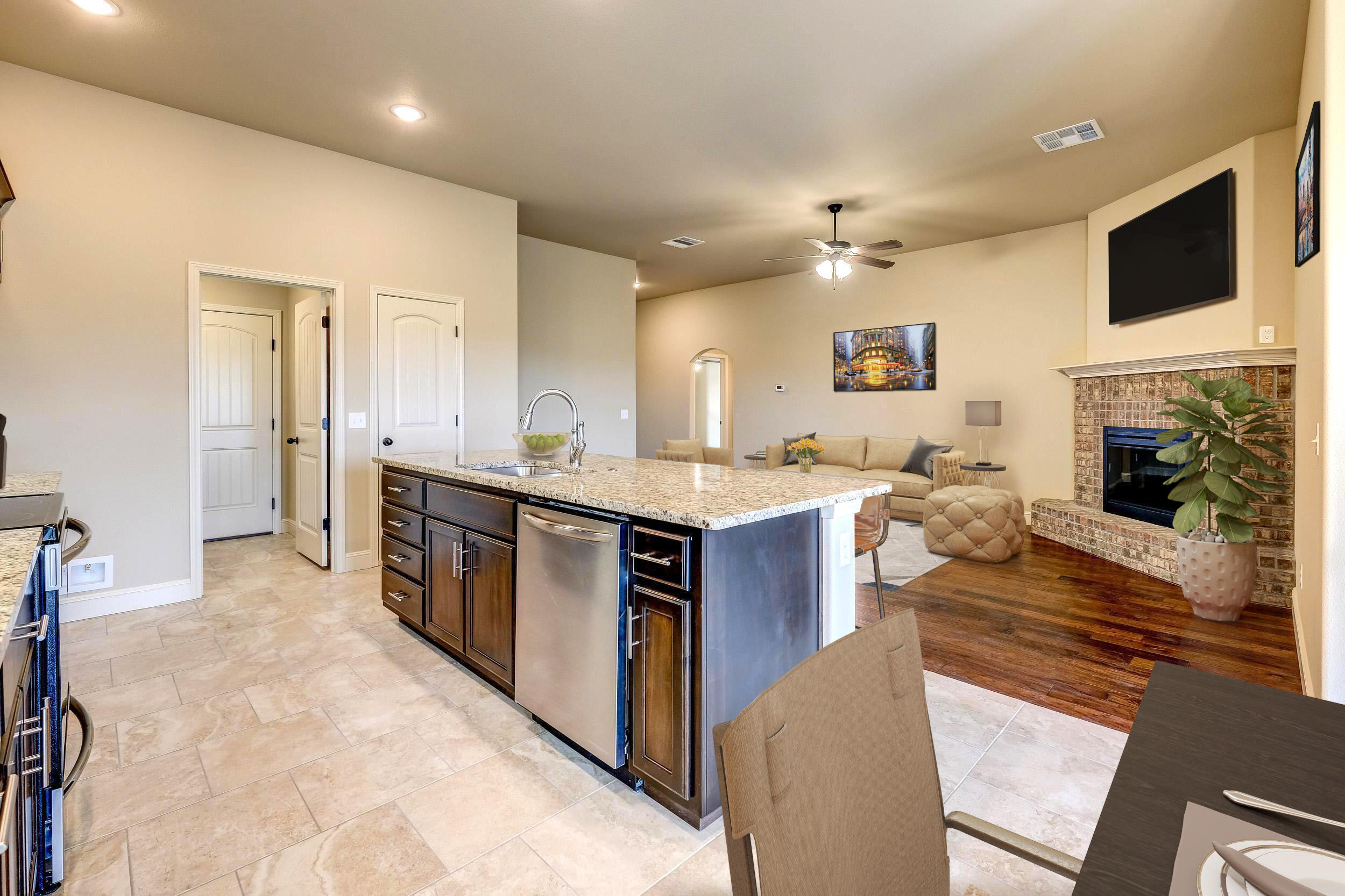 1206 West Pebblebrooke Drive Property Photo 6