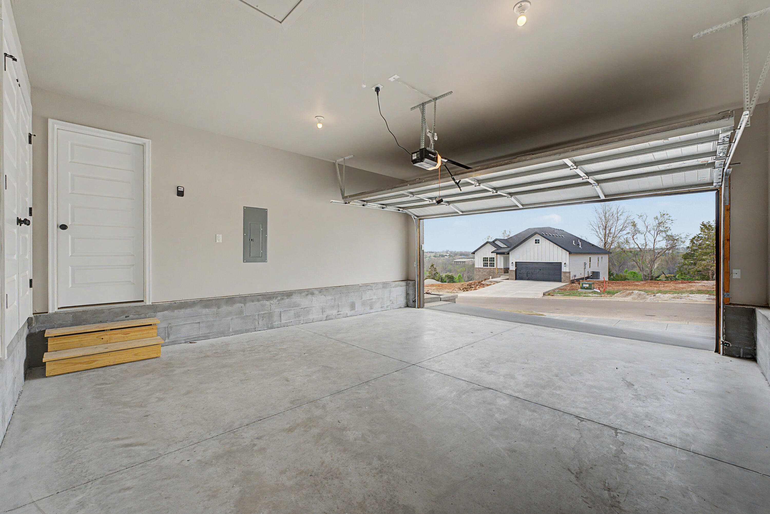 1208 West Pebblebrooke Drive Property Photo 6
