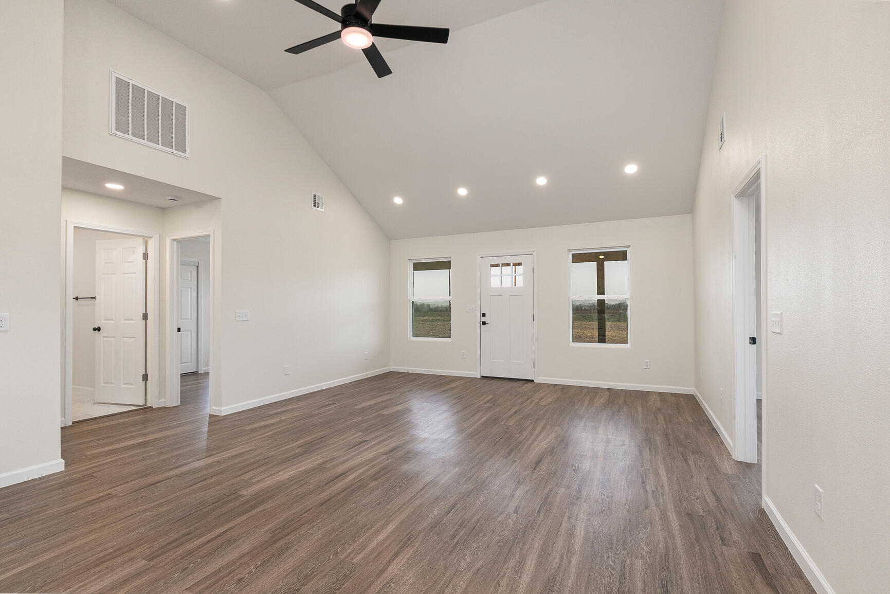 23111 Lawrence 2130 Property Photo 5