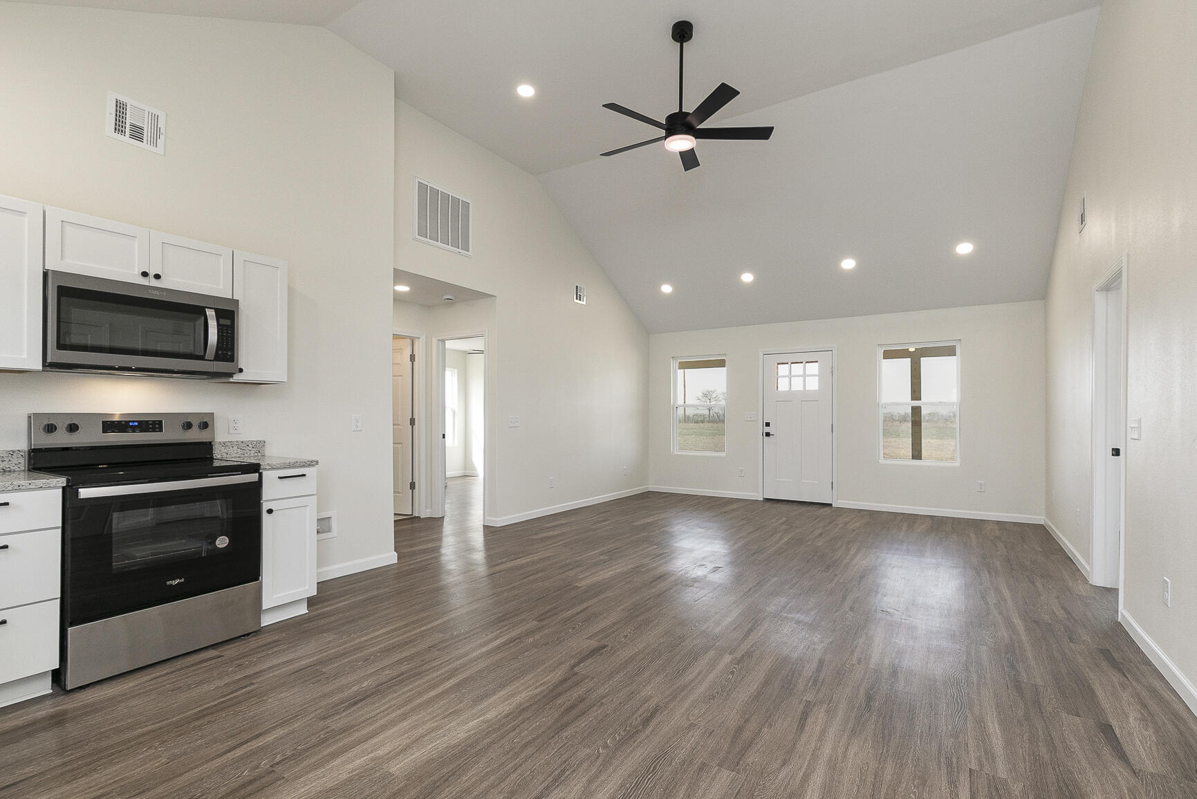 23111 Lawrence 2130 Property Photo 12