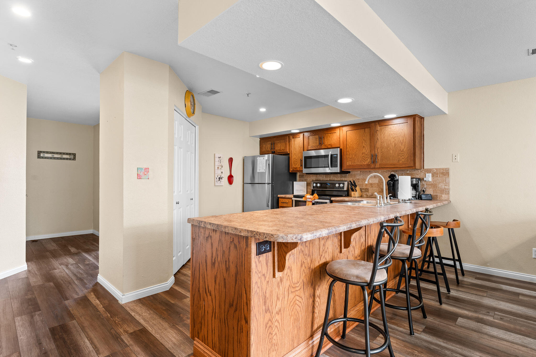 220 Meadow Ridge Lane Property Photo 6