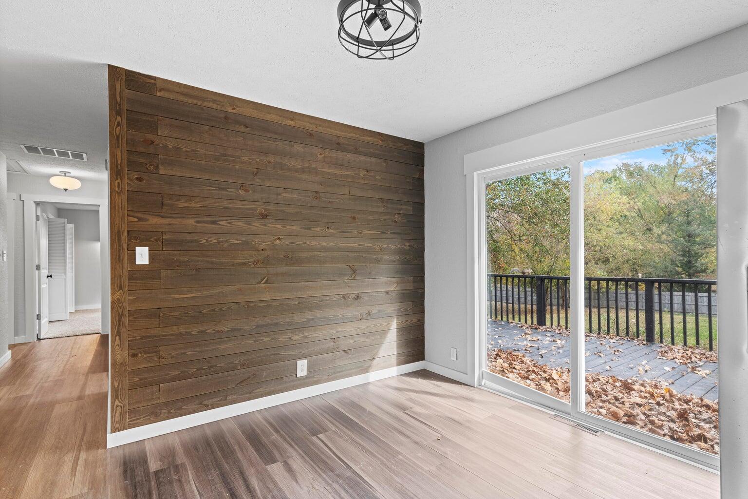 4830 South Farm Road 141 Property Photo 6