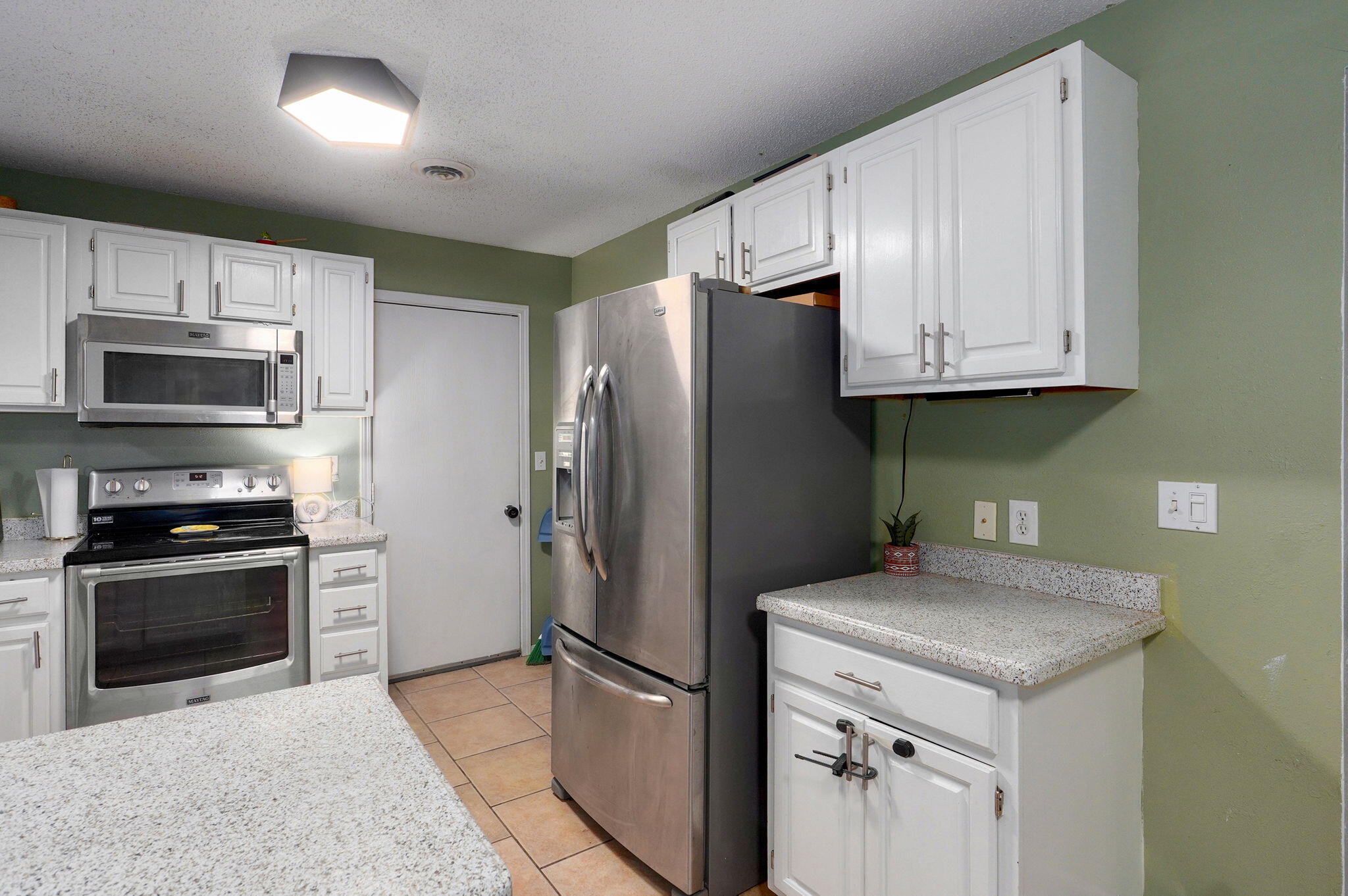 3239 West Erie Street Property Photo 16