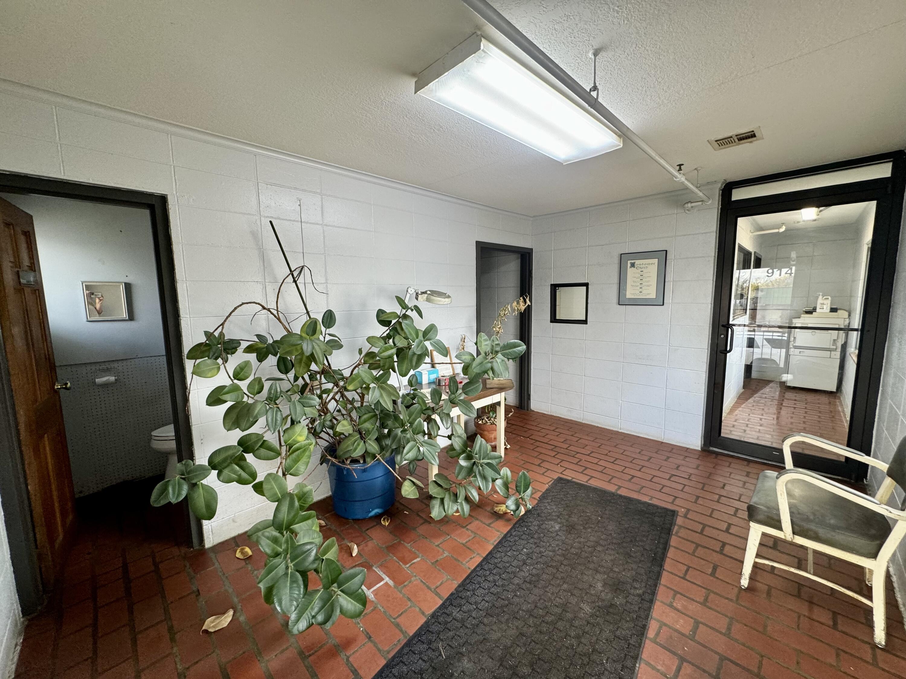 914 Grand Avenue Property Photo 10