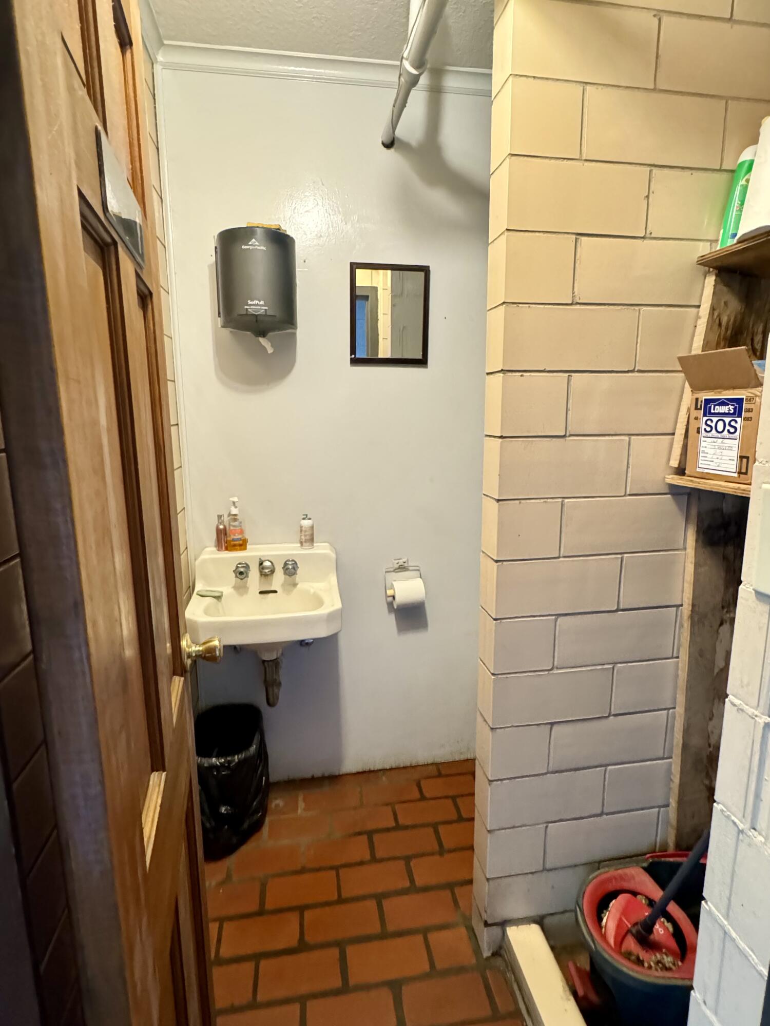914 Grand Avenue Property Photo 14