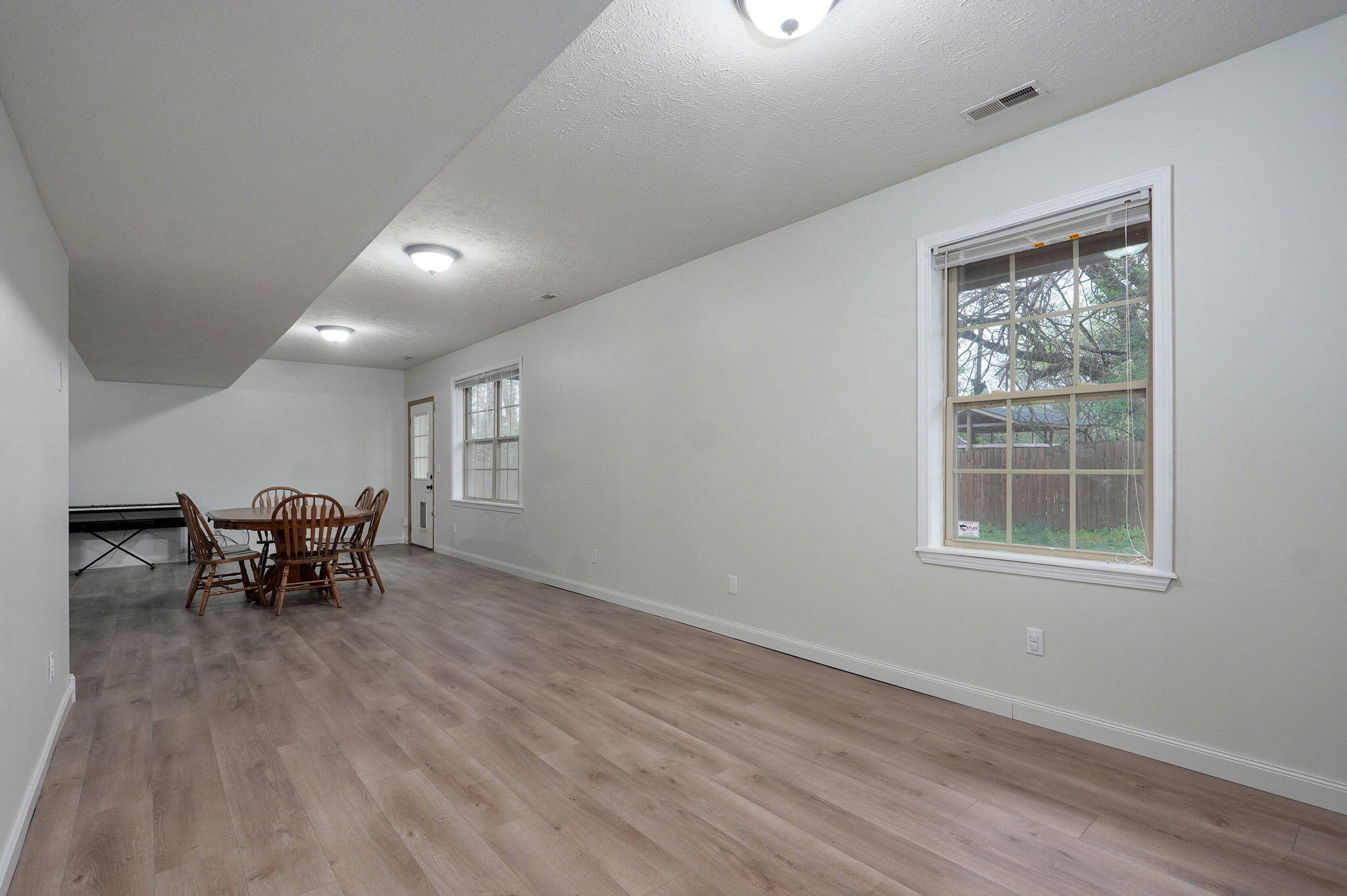 1135 West Broad Street Property Photo 22