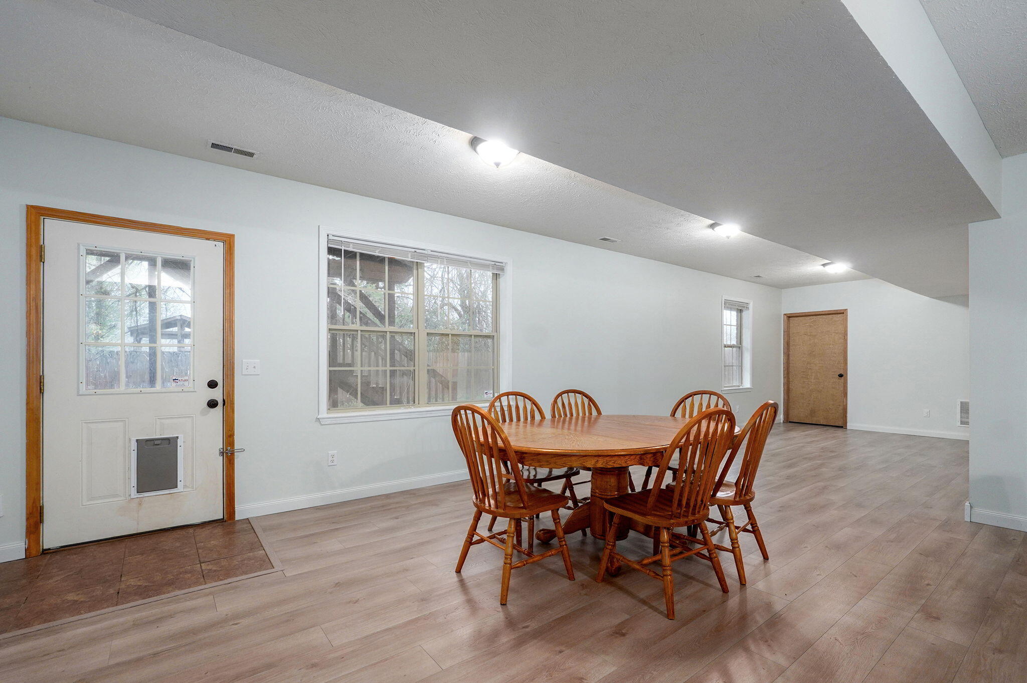 1135 West Broad Street Property Photo 25