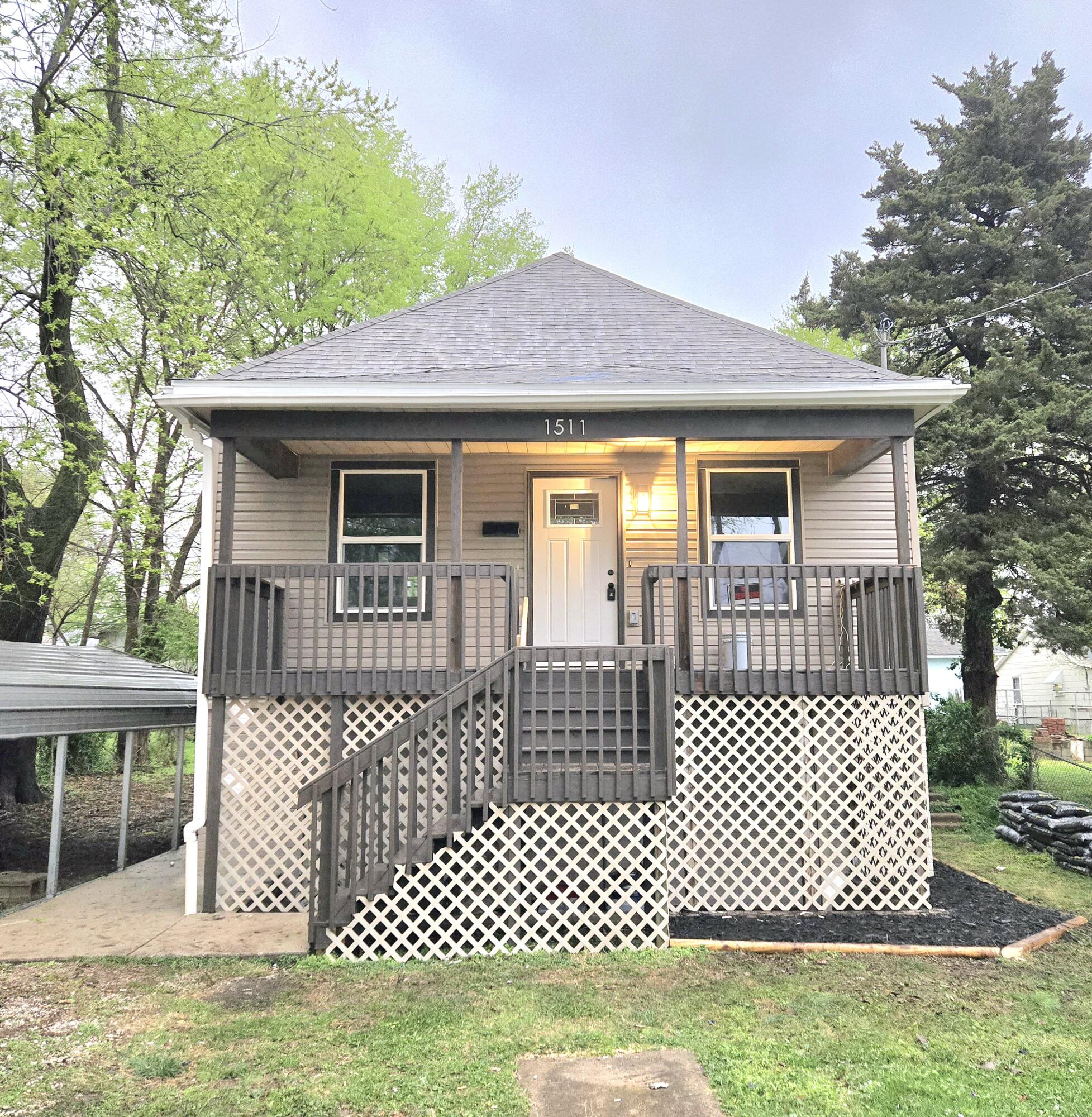1511 West Lee Street Property Photo 1
