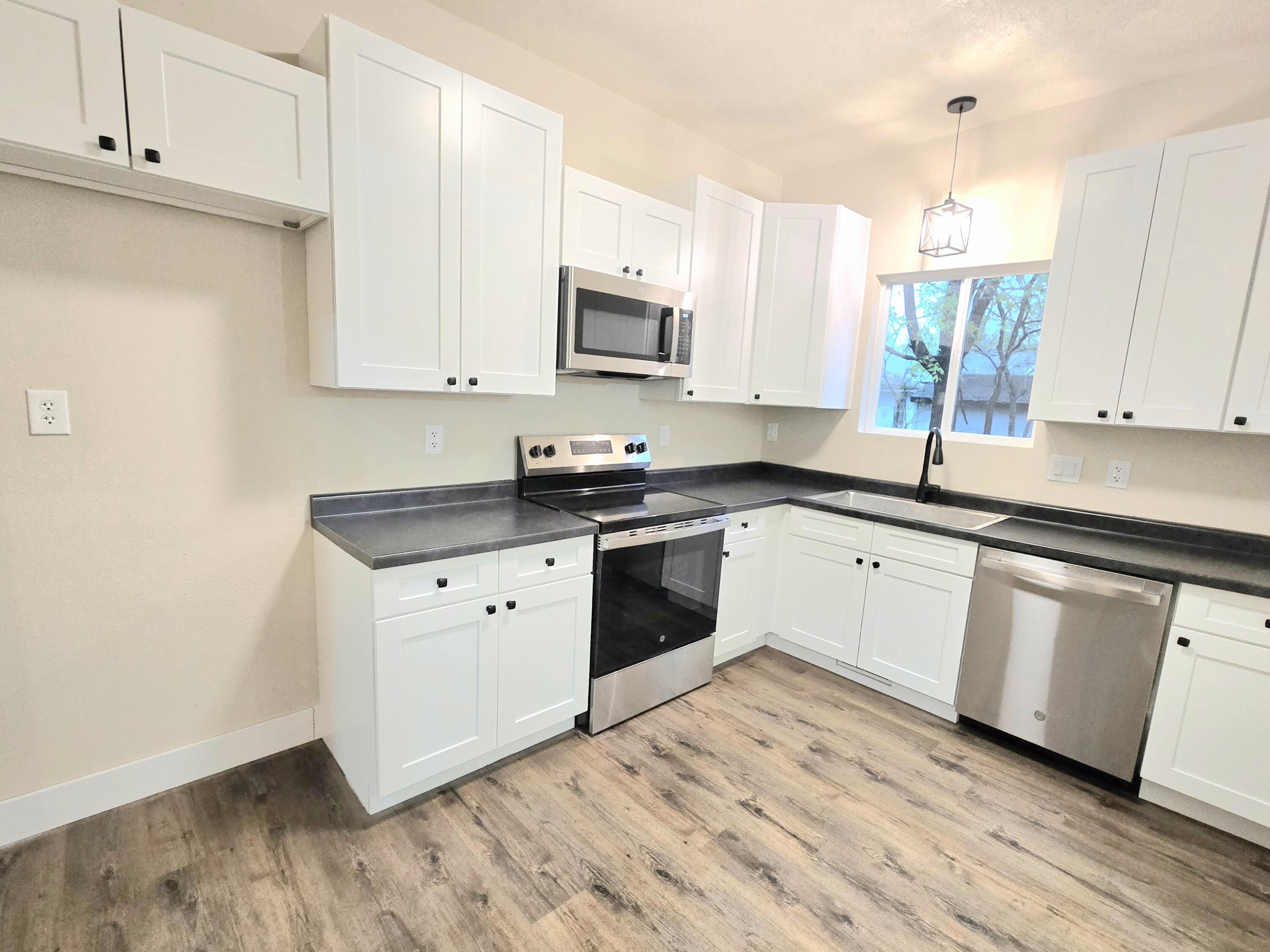 1511 West Lee Street Property Photo 6