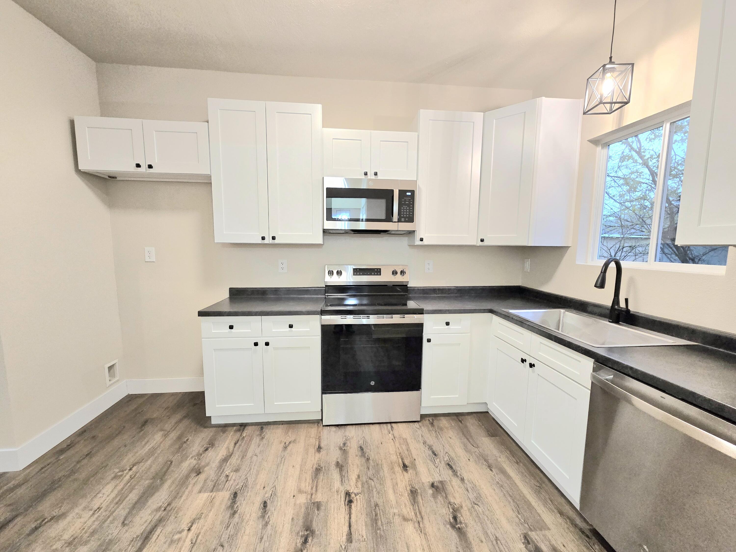 1511 West Lee Street Property Photo 7