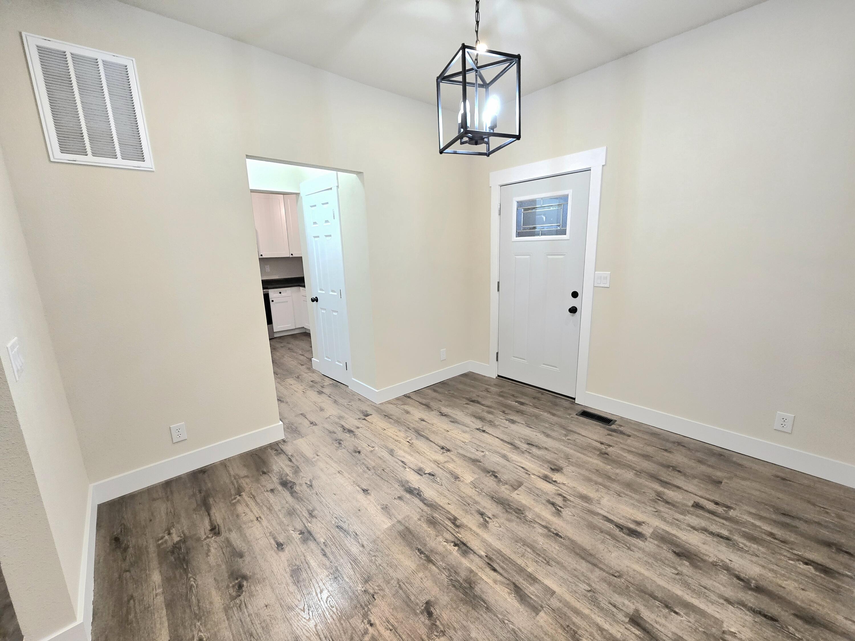 1511 West Lee Street Property Photo 10