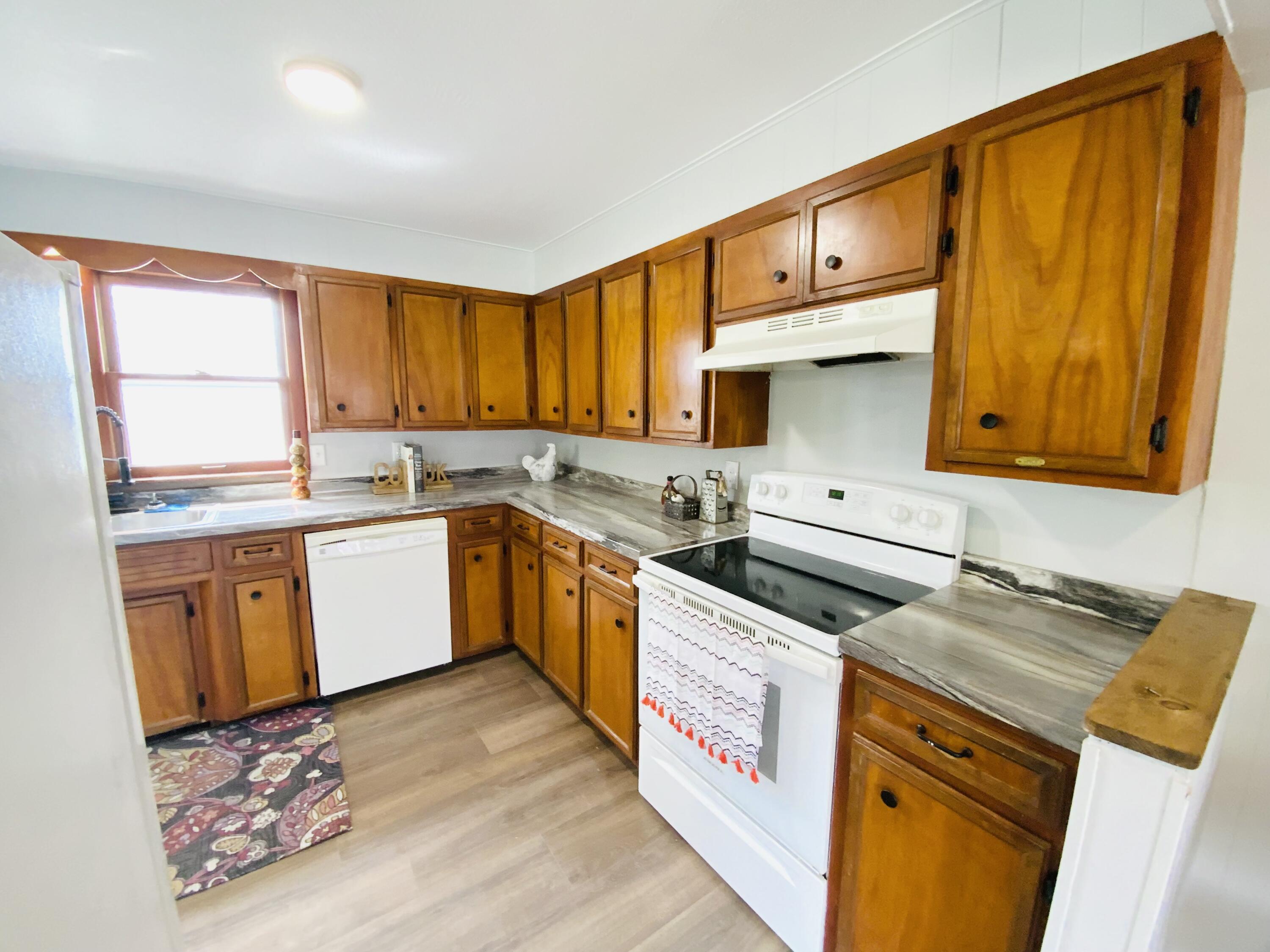 1172 East 318th Road Property Photo 13