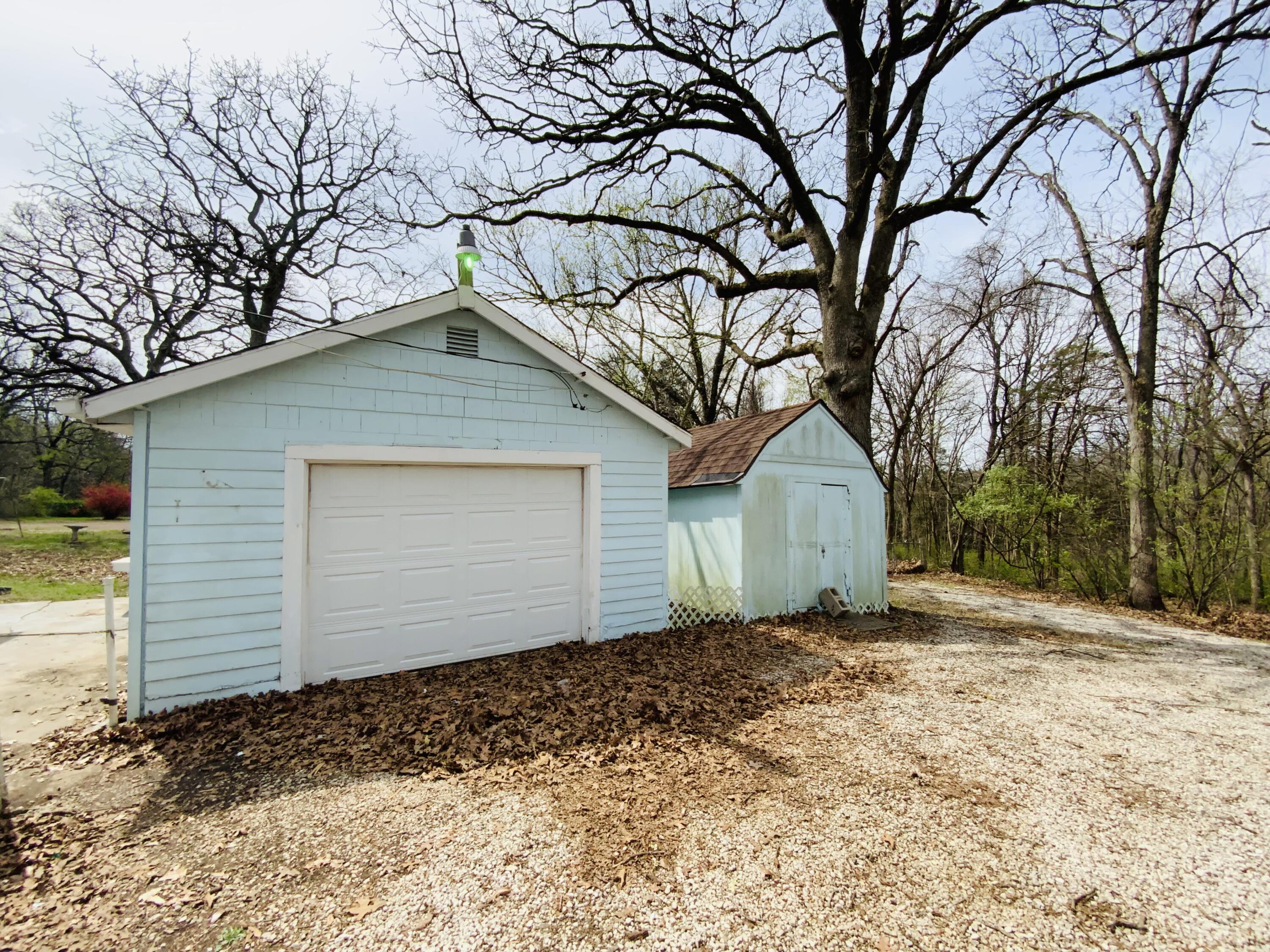 1172 East 318th Road Property Photo 24