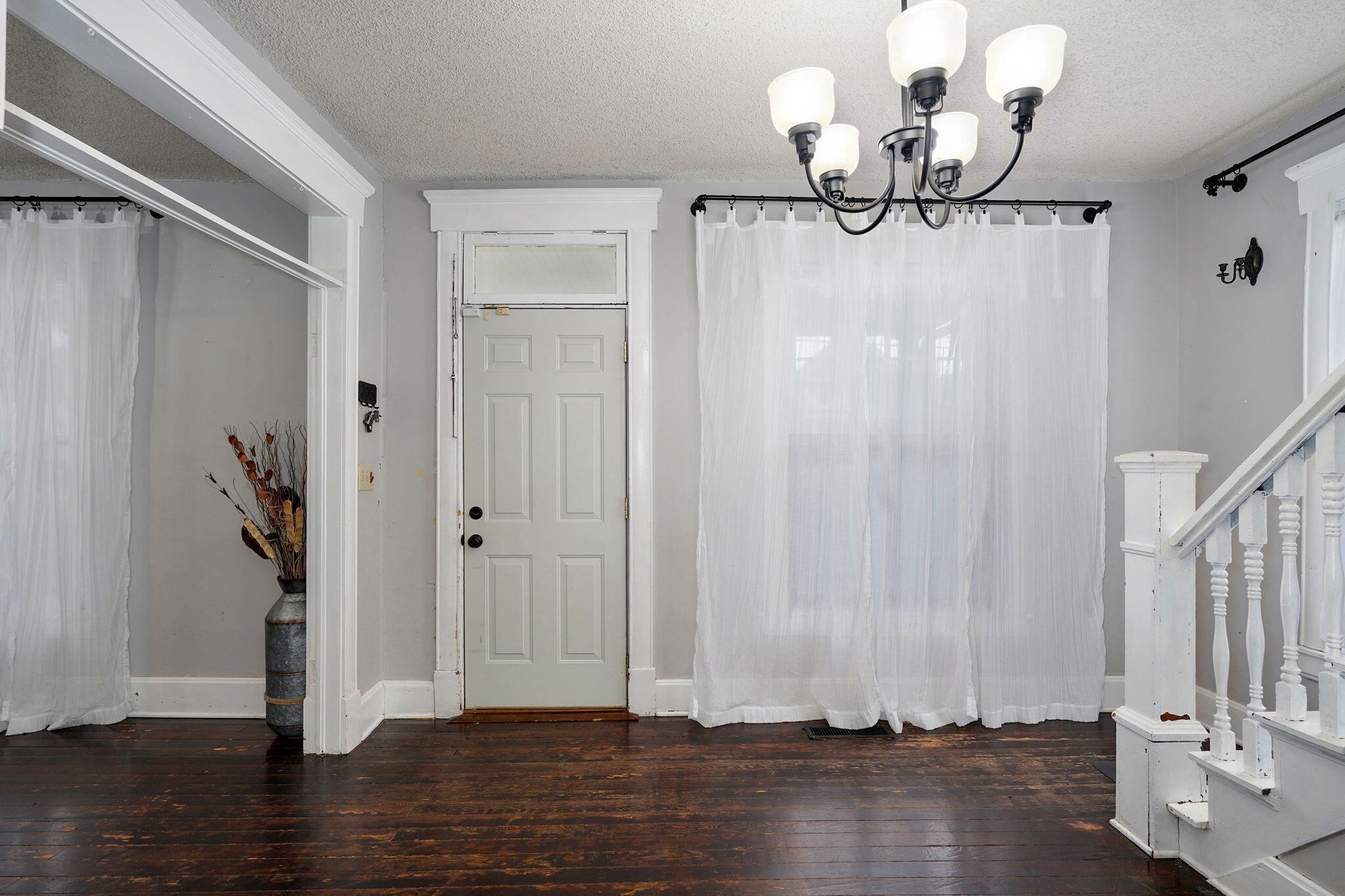 1220 North Broadway Avenue Property Photo 6