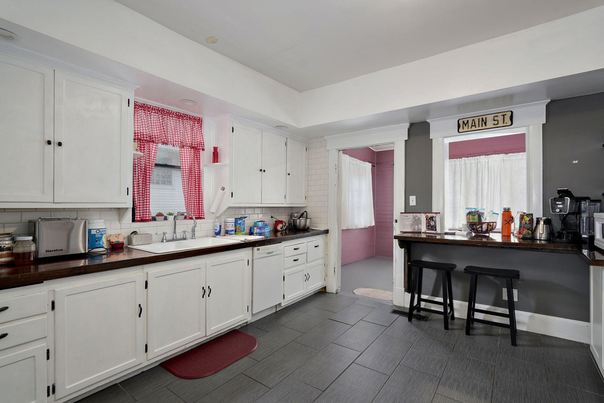 1220 North Broadway Avenue Property Photo 13