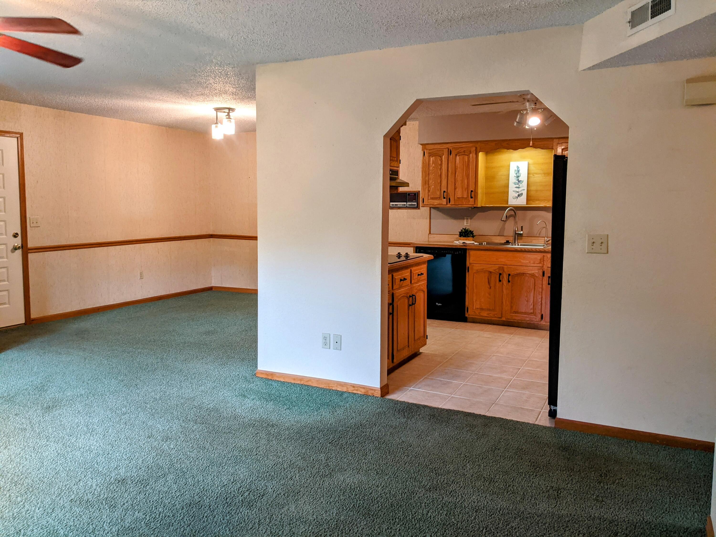 150 Sunken Forest Dr. 1-102 Property Photo 13