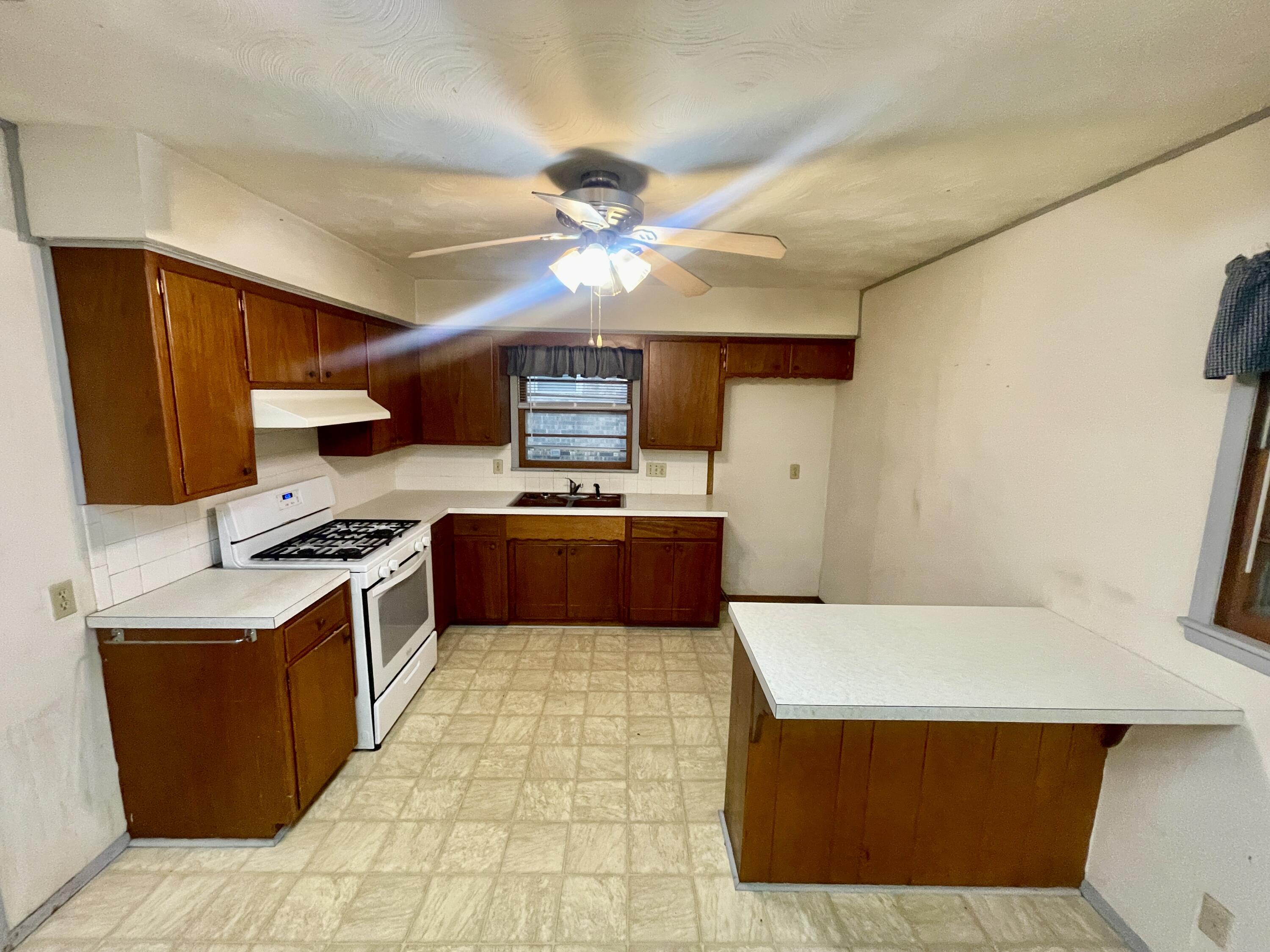 3444 North Rogers Avenue Property Photo 3