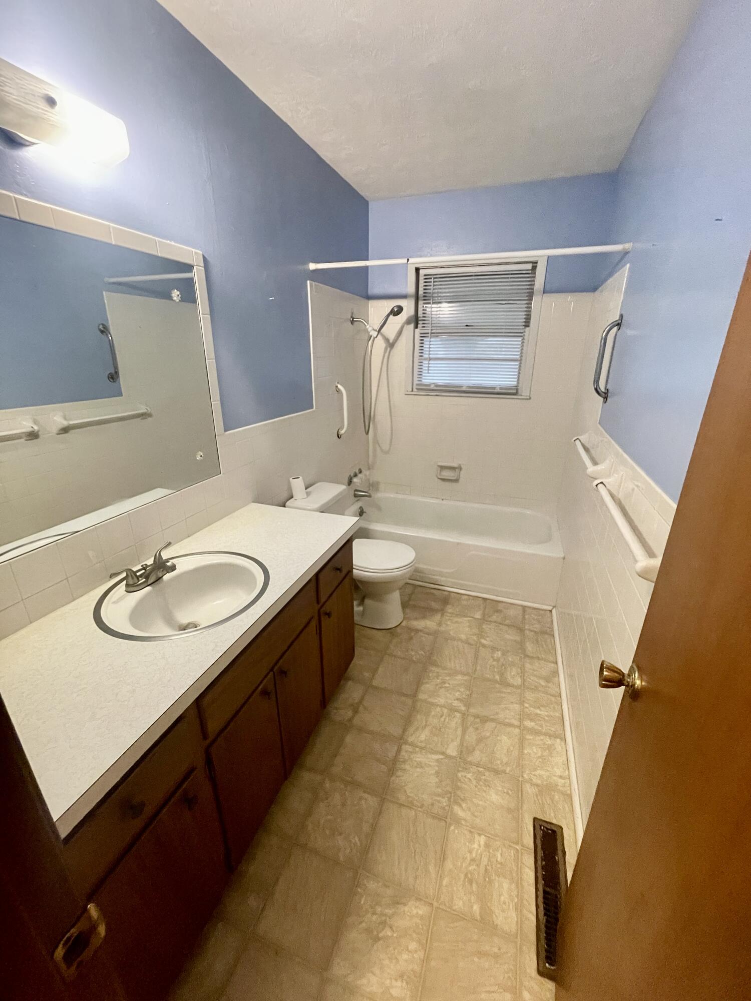 3444 North Rogers Avenue Property Photo 9