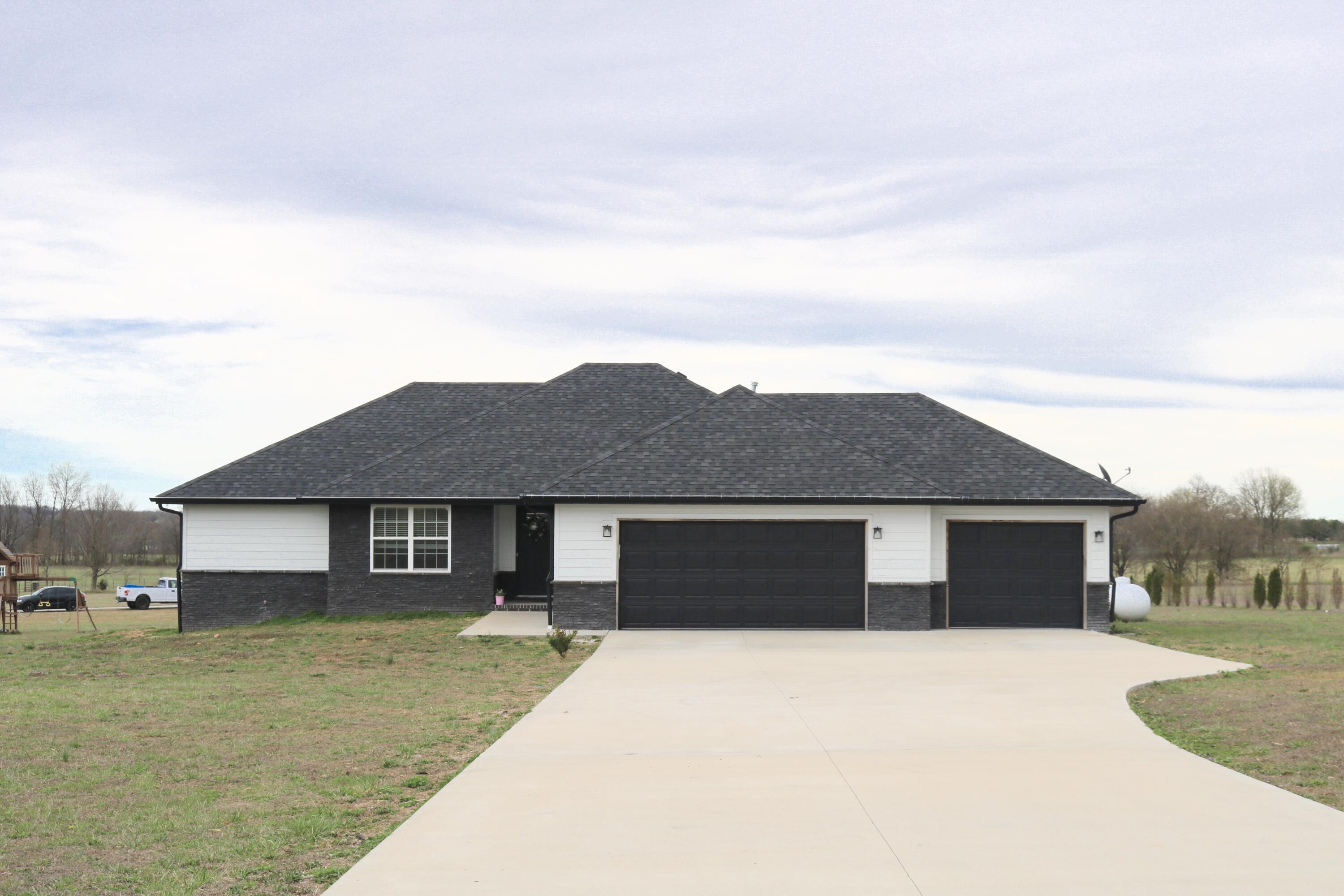1354 Napper Road Property Photo 1