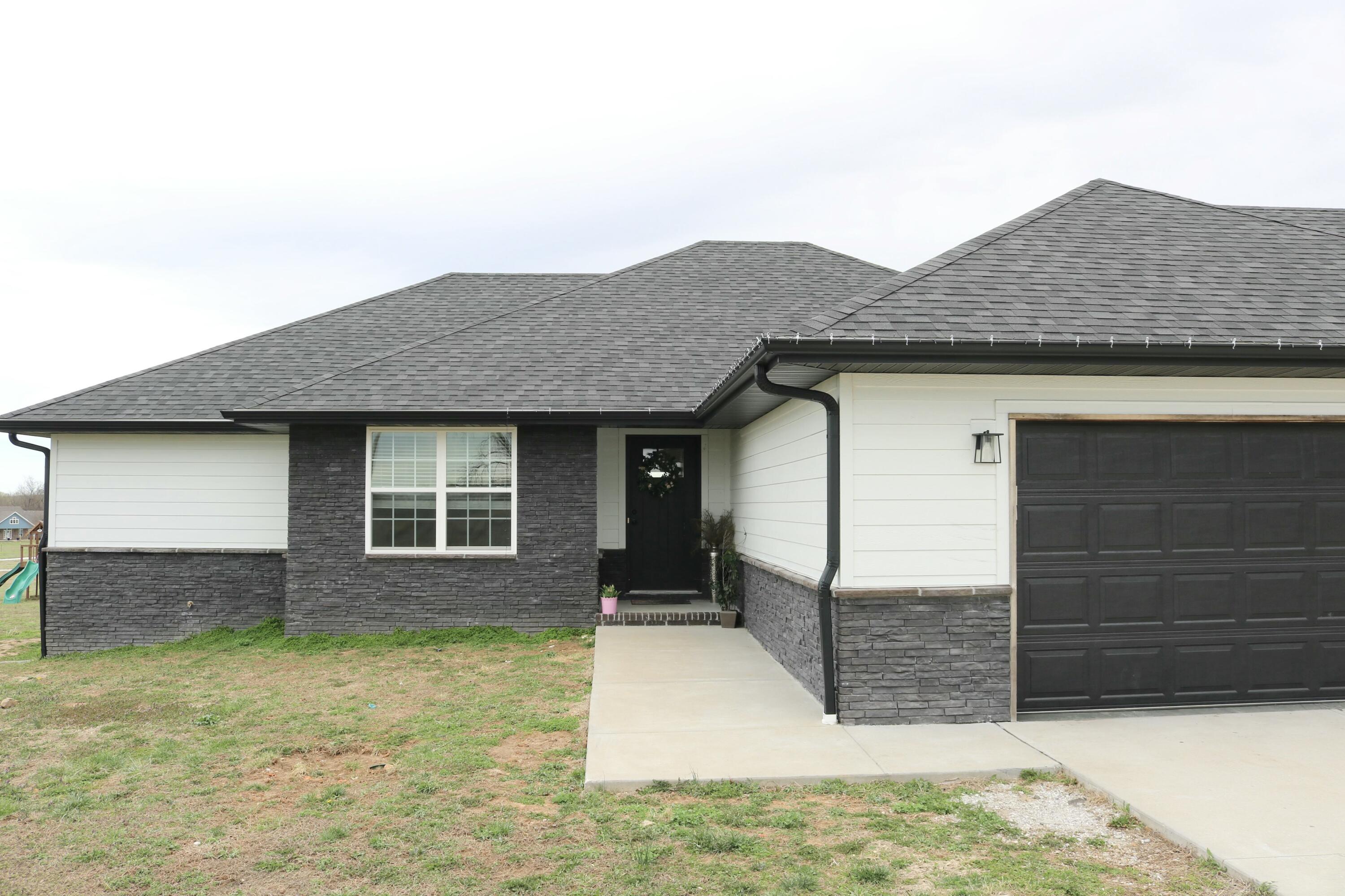 1354 Napper Road Property Photo 3