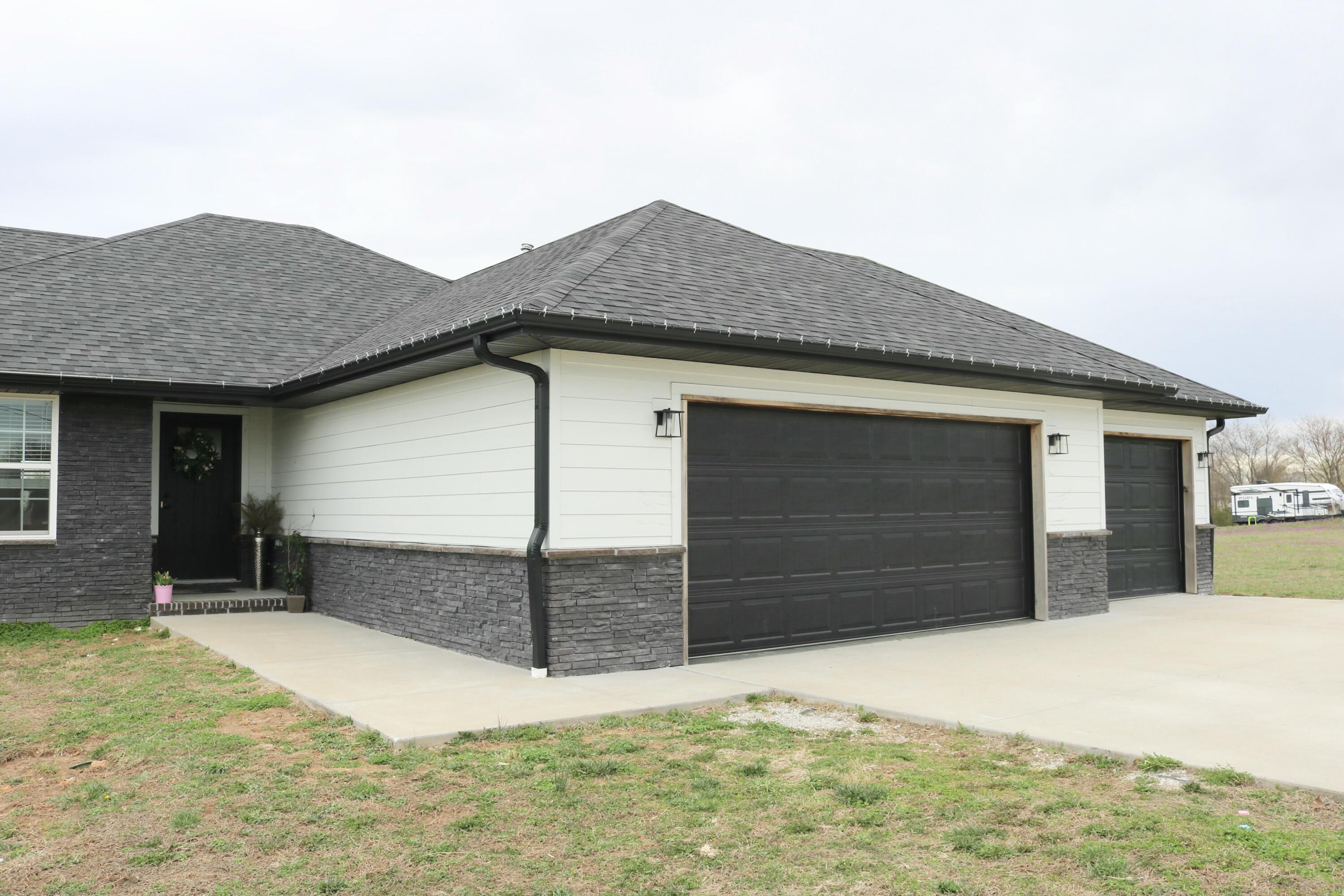 1354 Napper Road Property Photo 5