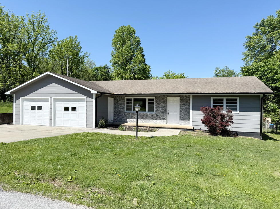 405 South College Street Property Photo