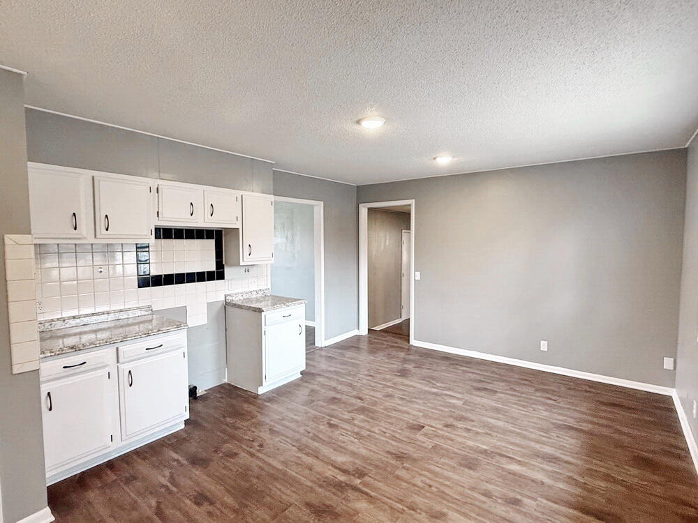 405 South College Street Property Photo 8
