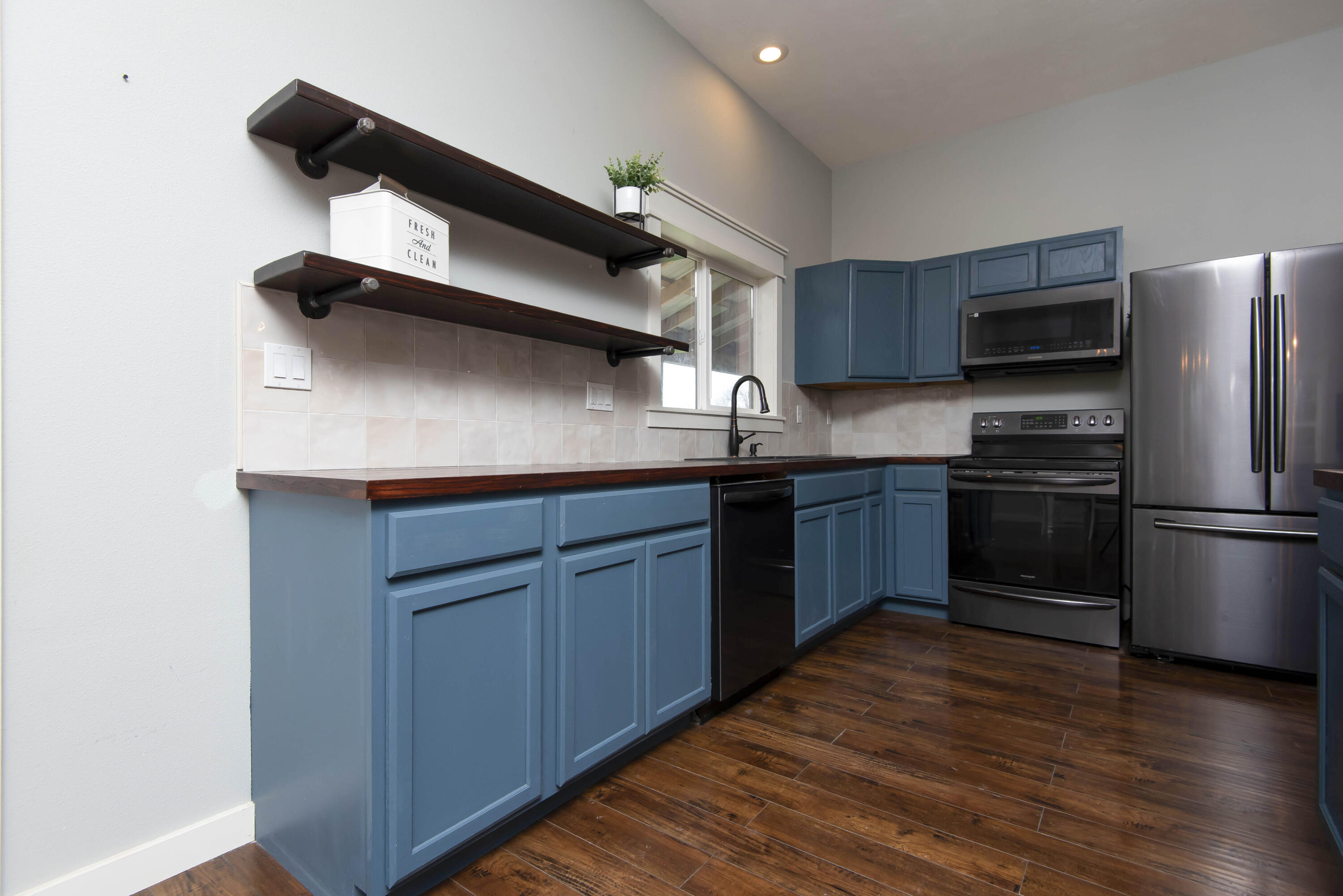 755 Highlandville Road Property Photo 7