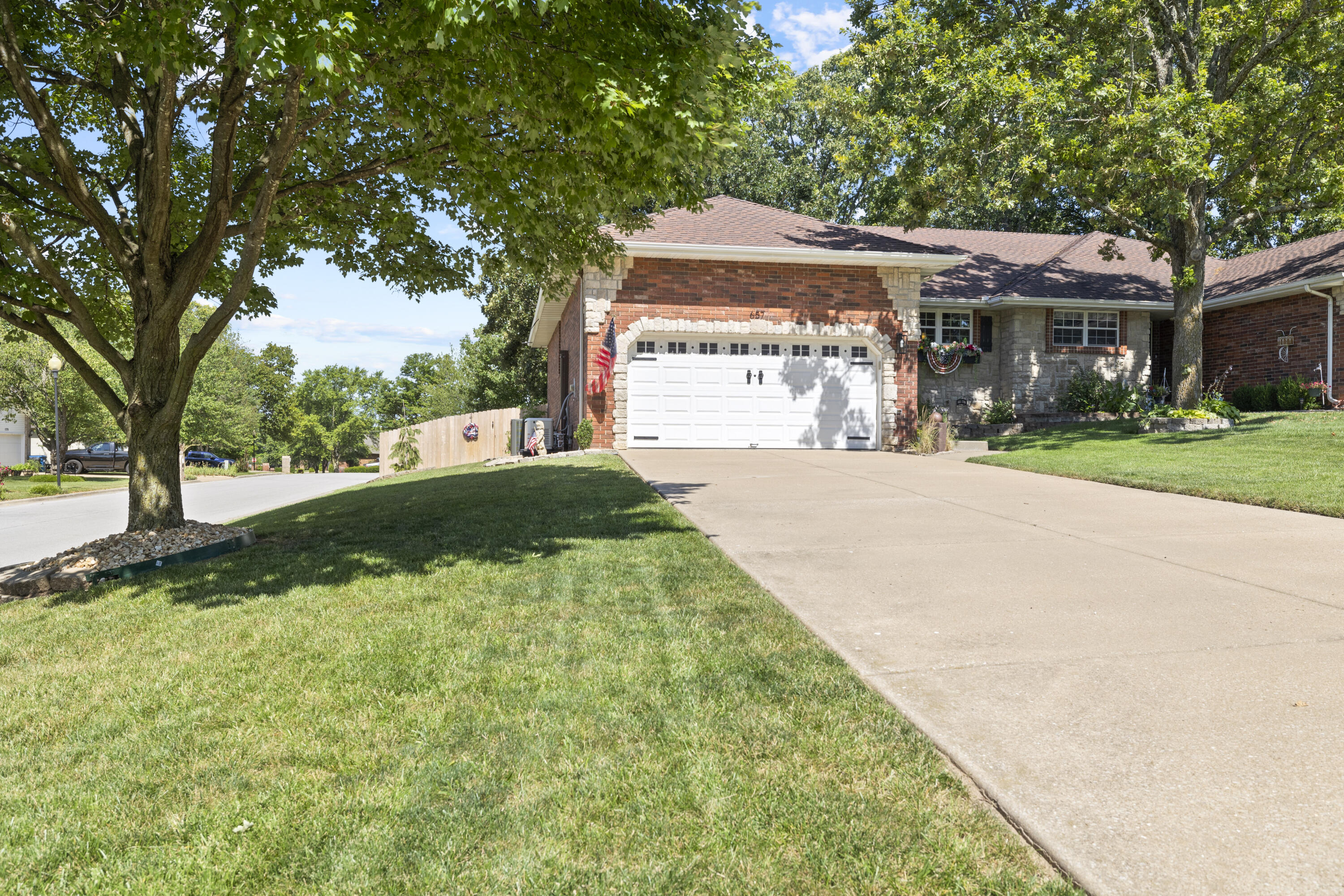 657 Woodbridge Court Property Photo 1