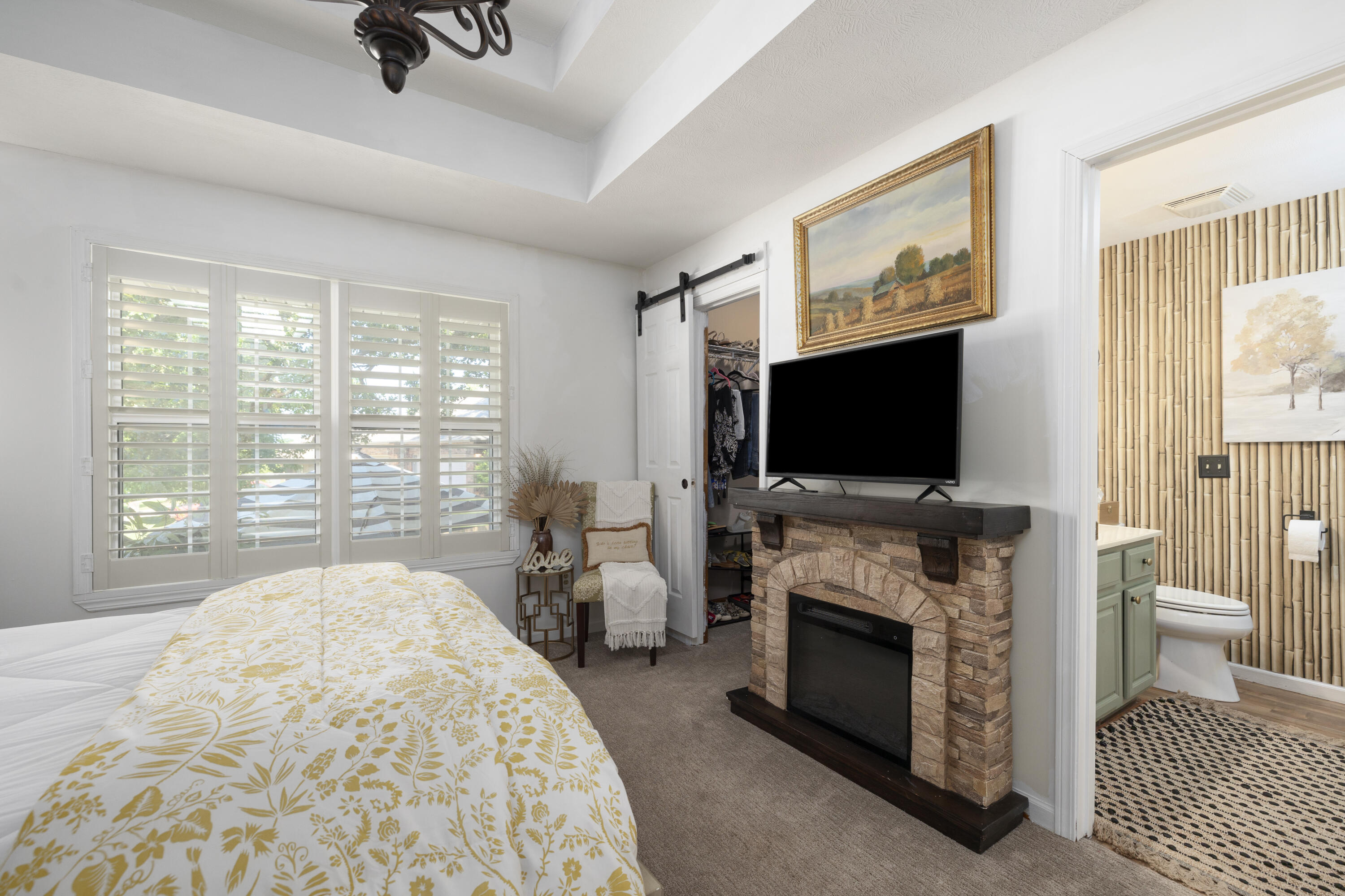 657 Woodbridge Court Property Photo 18